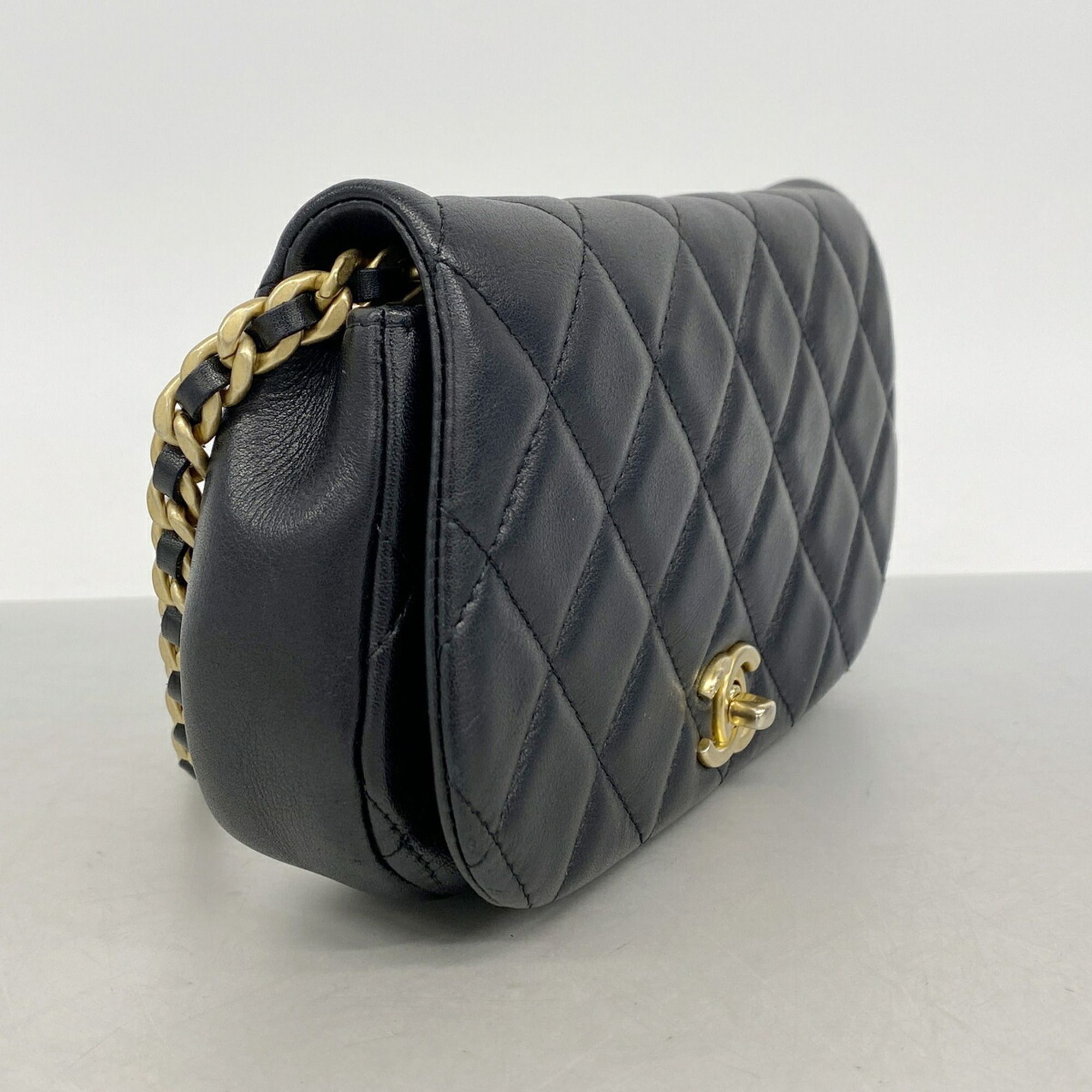 Leather Shoulder Bag (Pre-Owned) - Chanel - Modalova
