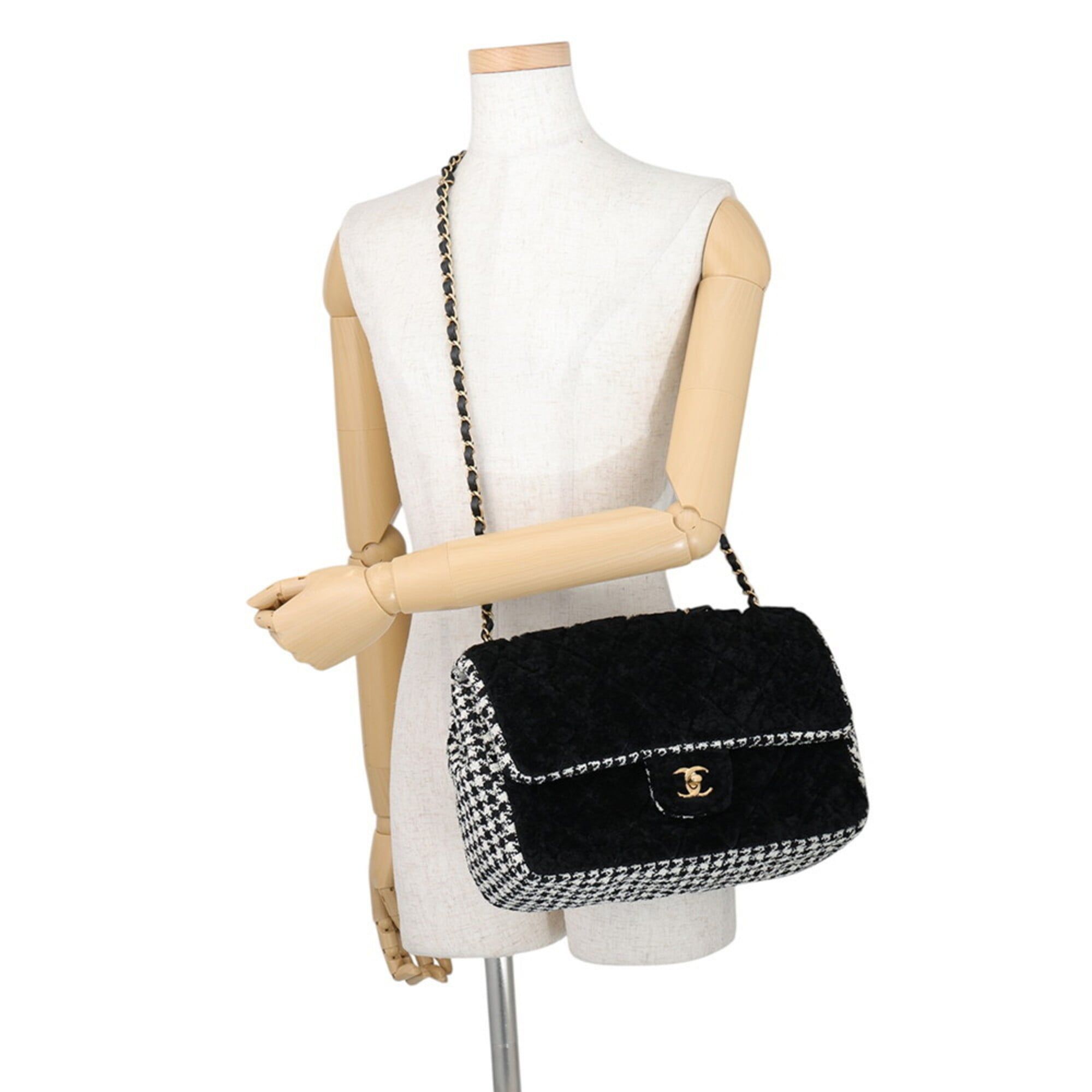 Matelasse Tweed Leather Handbag Shoulder Bag (Pre-Owned) - Chanel - Modalova