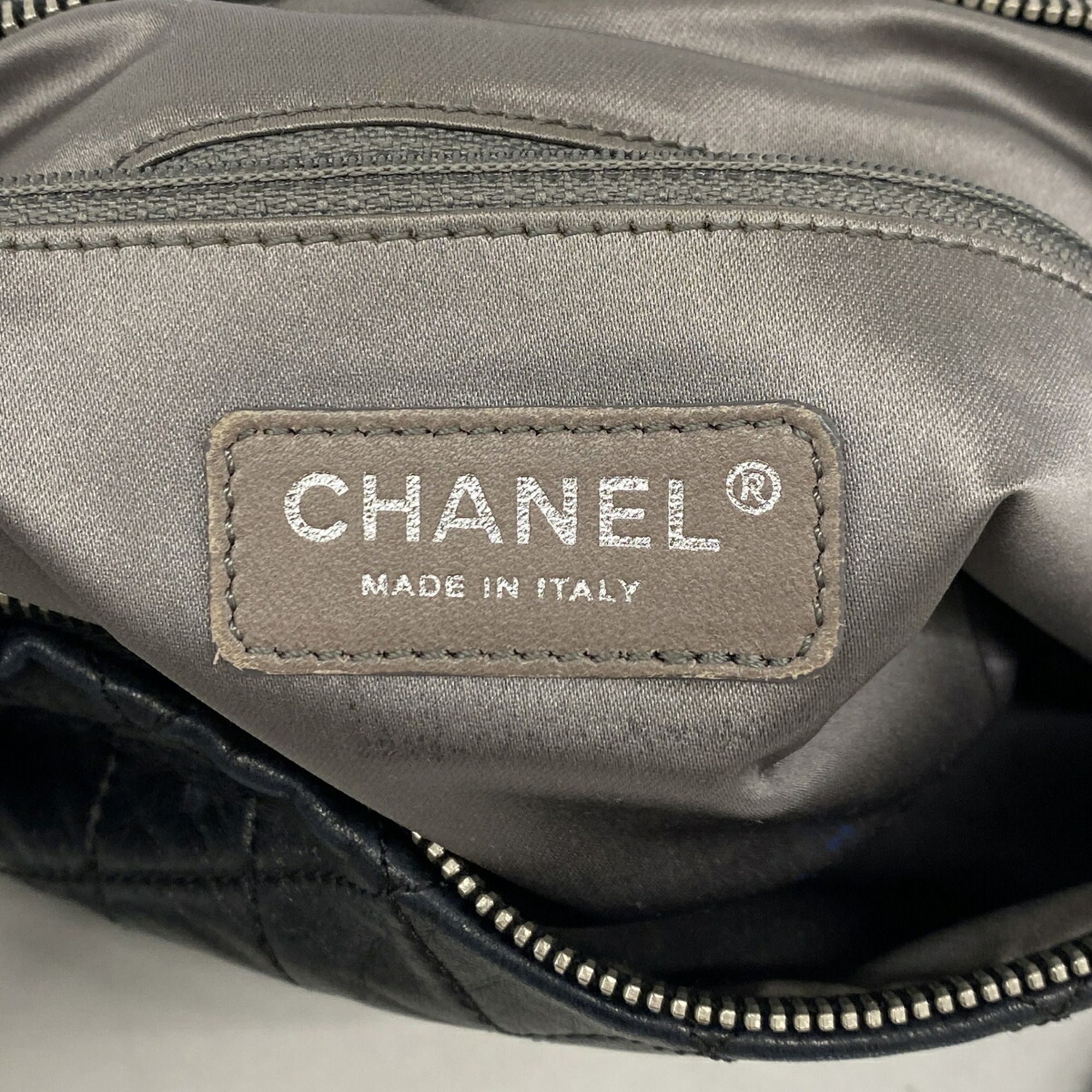 Leather Shoulder Bag (Pre-Owned) - Chanel - Modalova