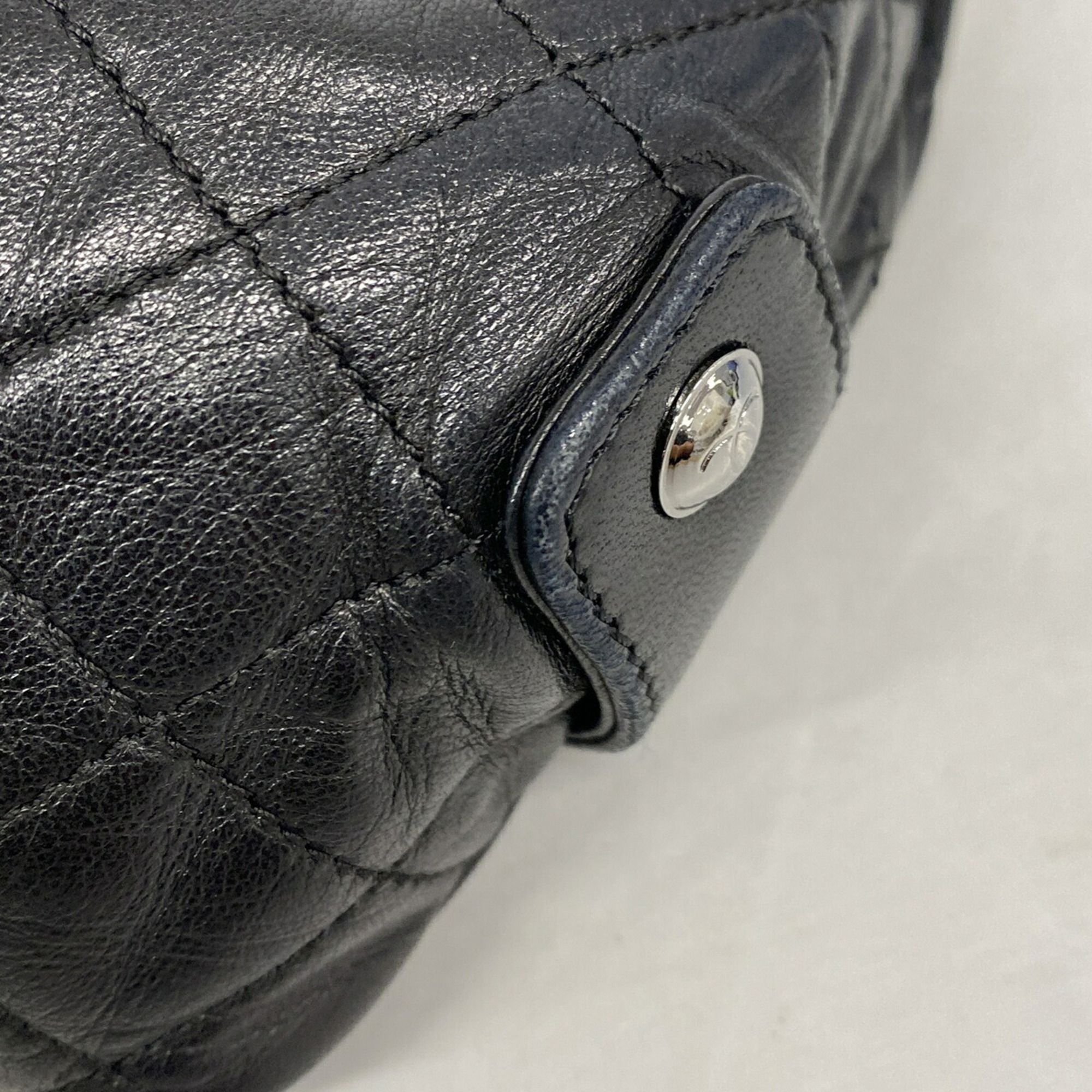 Leather Shoulder Bag (Pre-Owned) - Chanel - Modalova