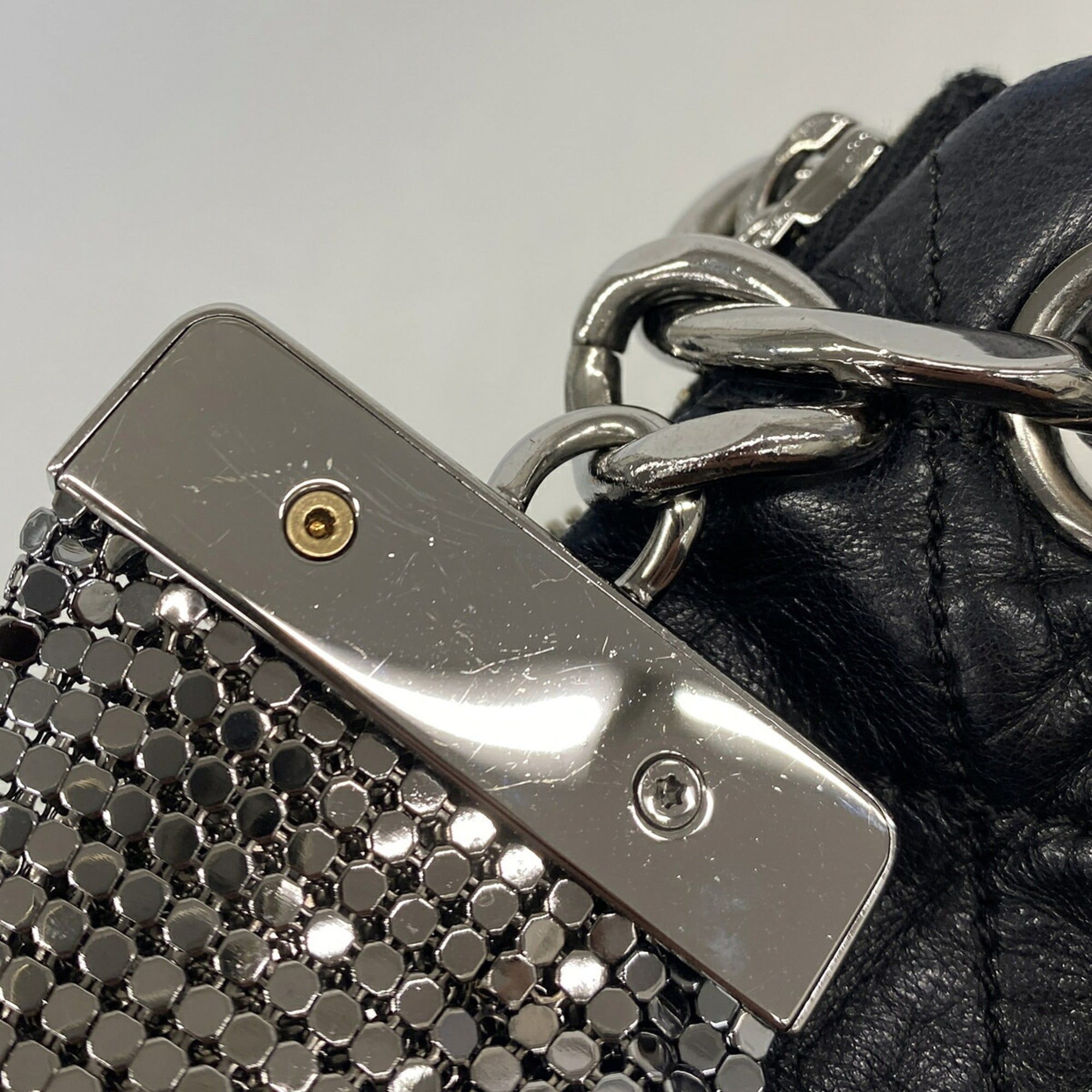 Leather Shoulder Bag (Pre-Owned) - Chanel - Modalova
