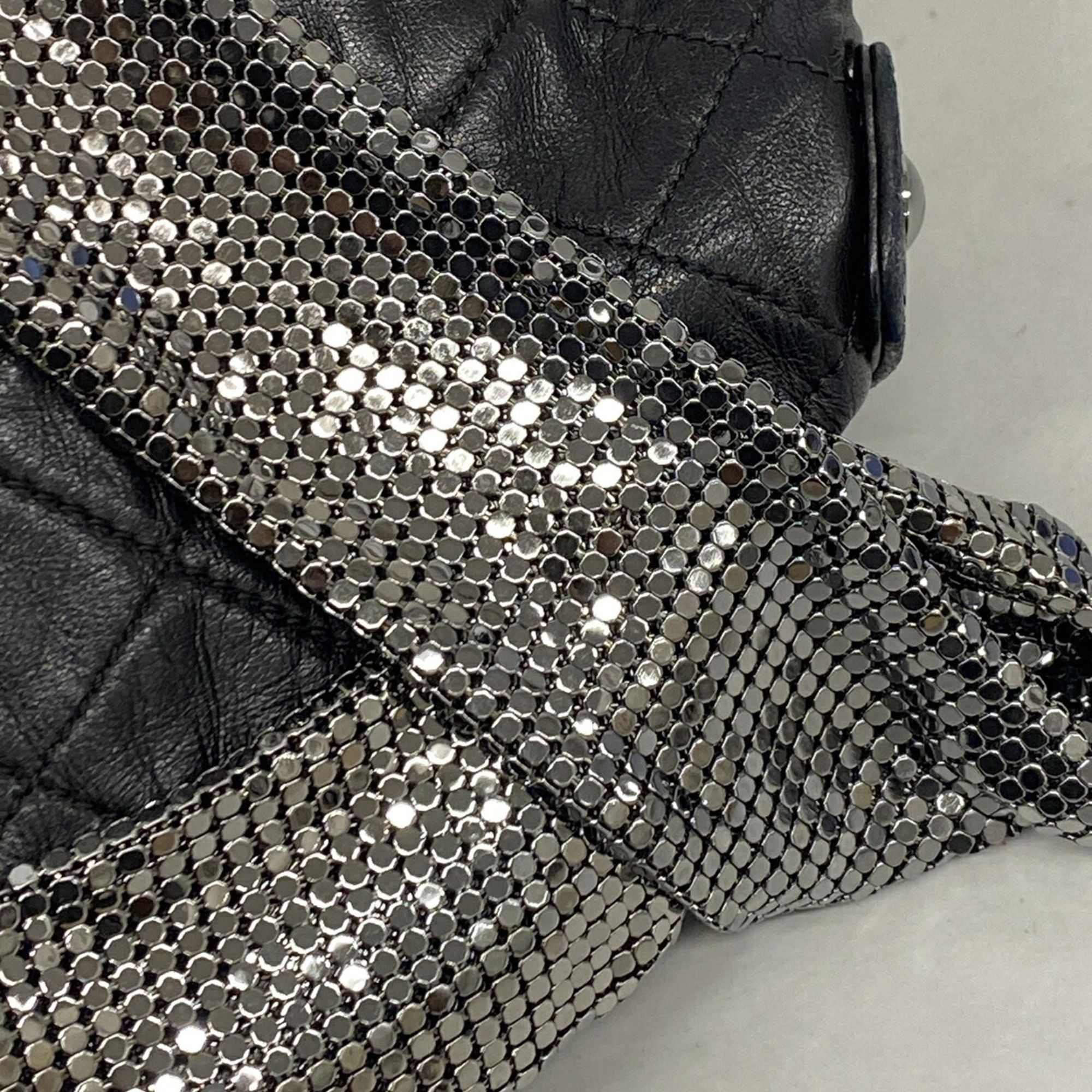 Leather Shoulder Bag (Pre-Owned) - Chanel - Modalova