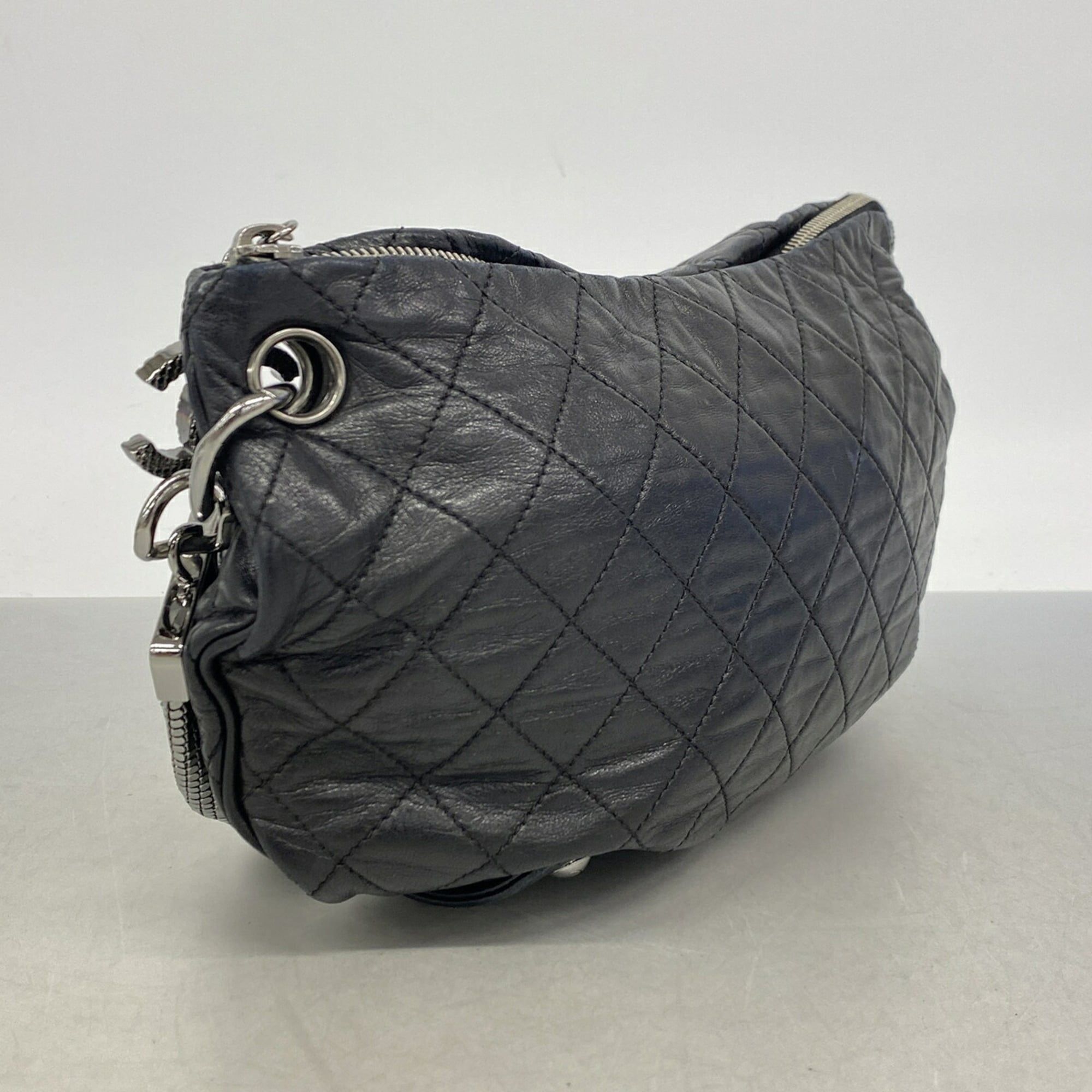 Leather Shoulder Bag (Pre-Owned) - Chanel - Modalova
