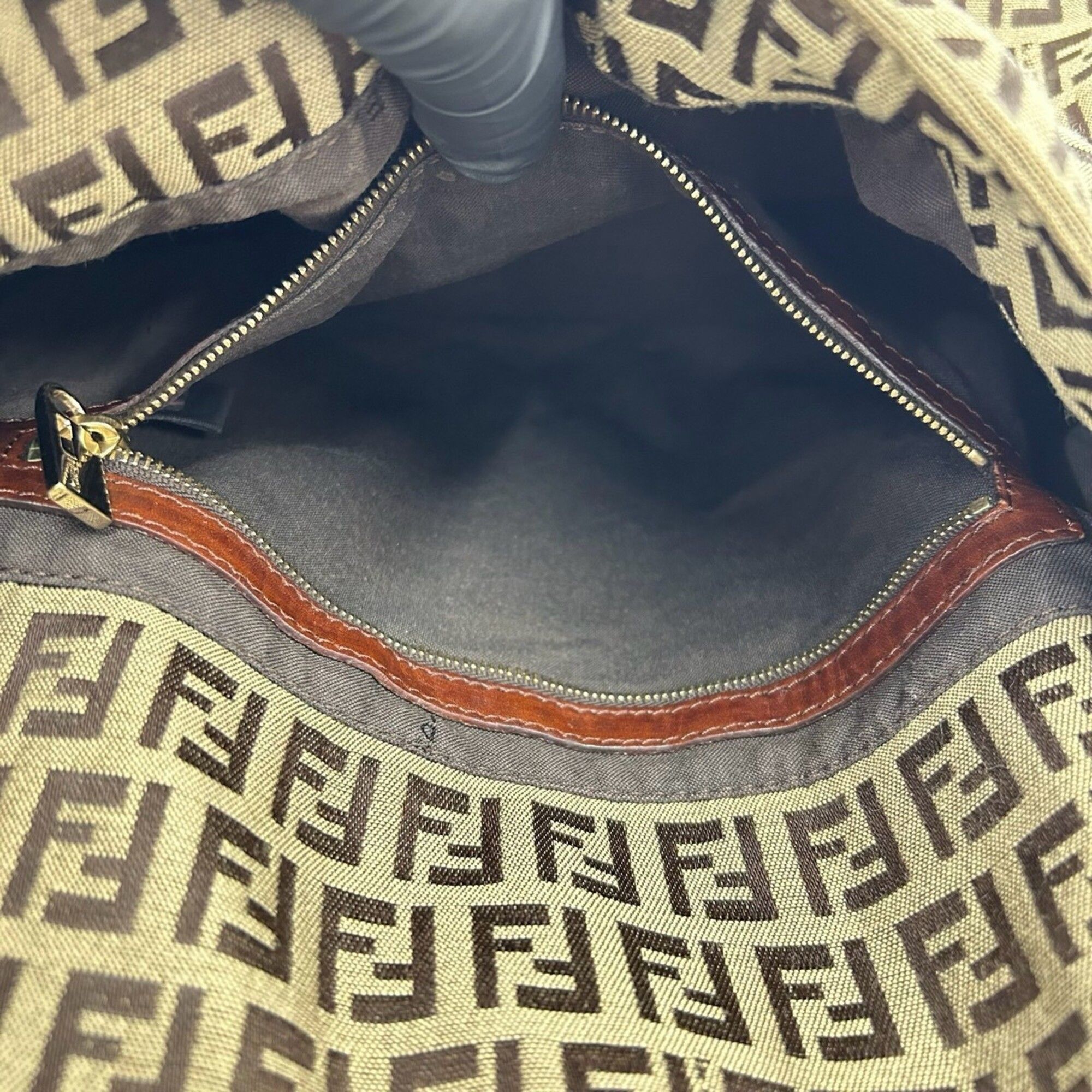Canvas Leather Shoulder Bag (Pre-Owned) - Fendi - Modalova