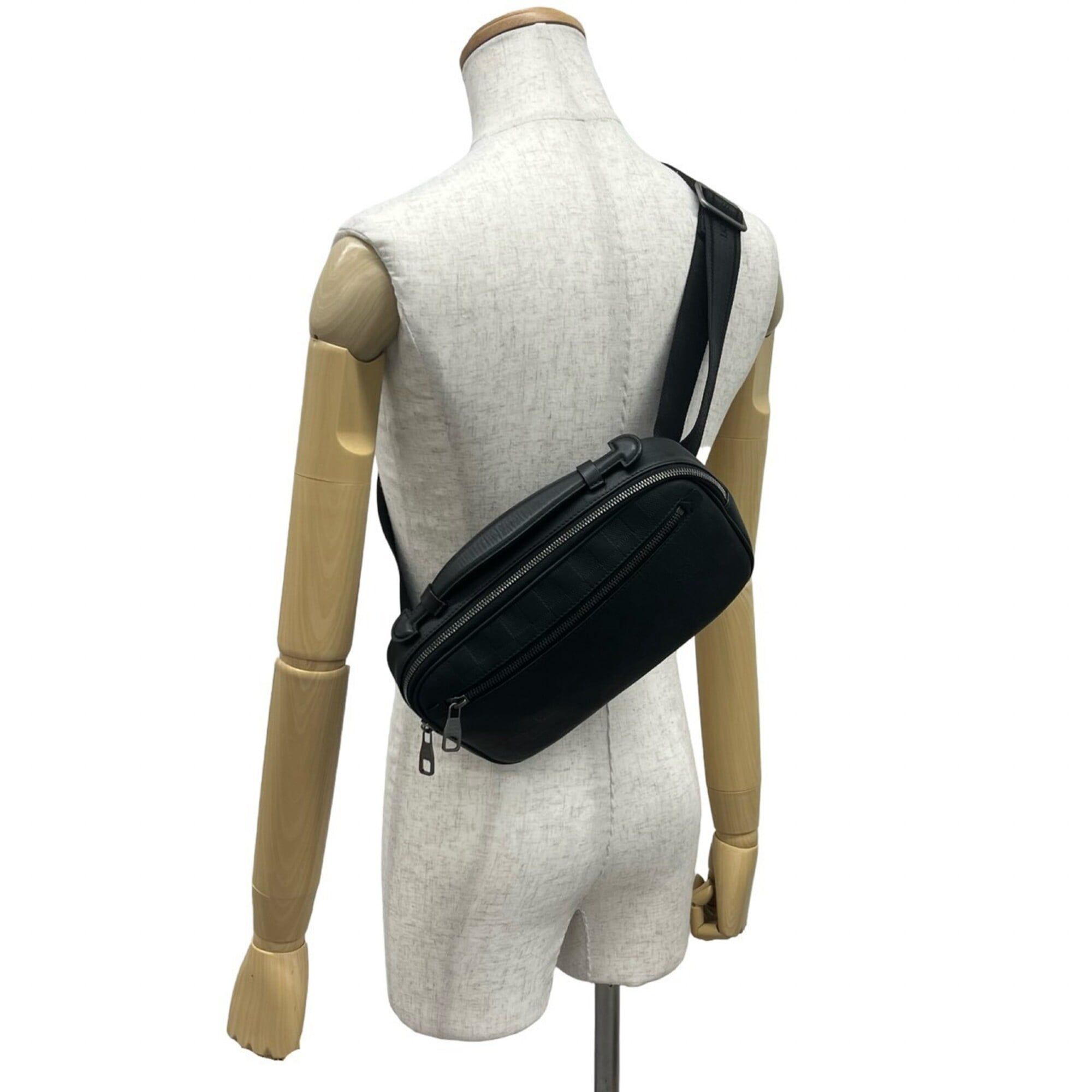 Leather Pochette Shoulder Bag (Pre-Owned) - Louis Vuitton - Modalova