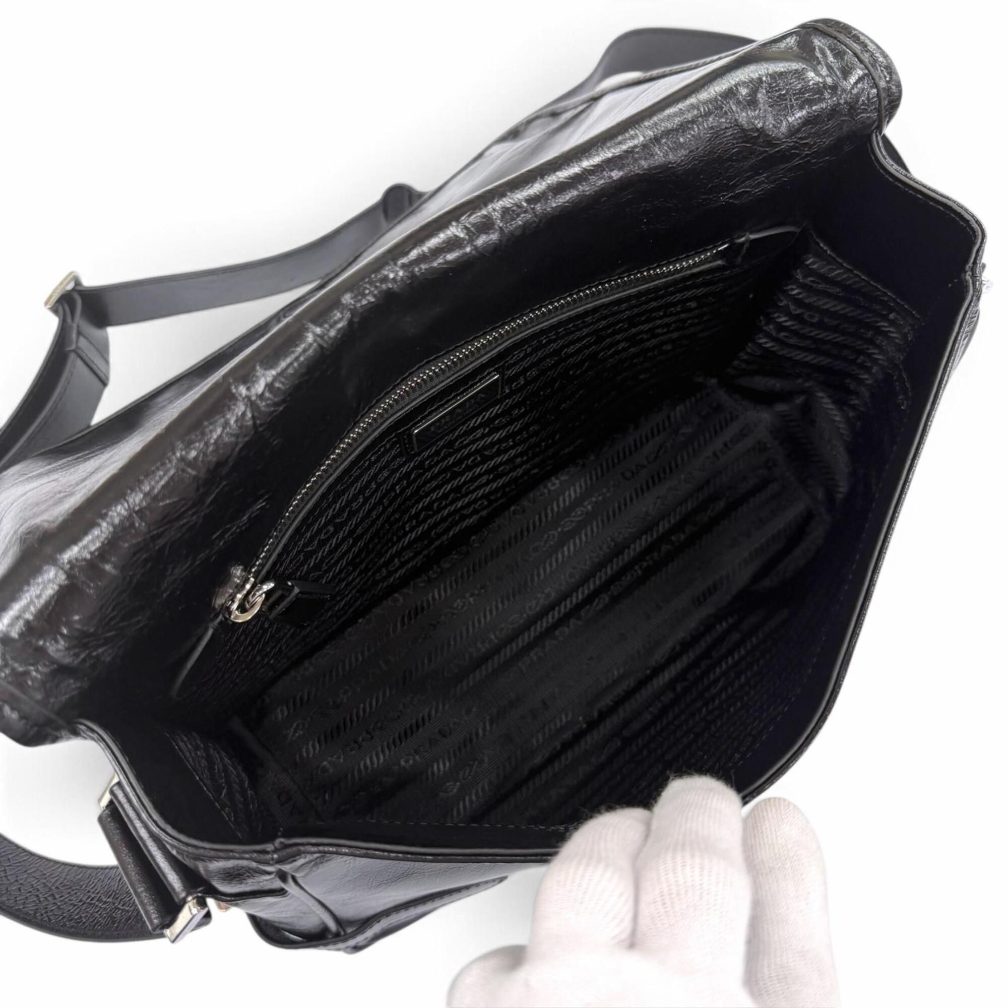 Leather Shoulder Bag (Pre-Owned) - Prada - Modalova