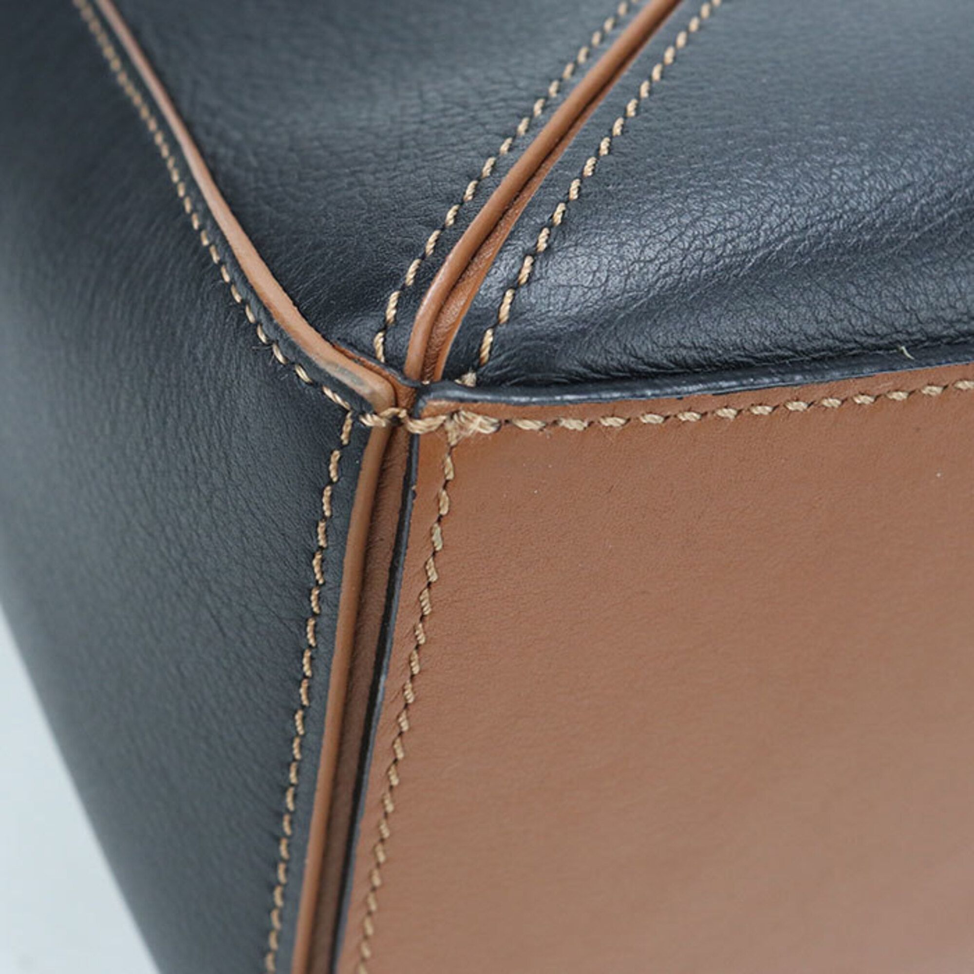 Leather Handbag (Pre-Owned) - Loewe - Modalova