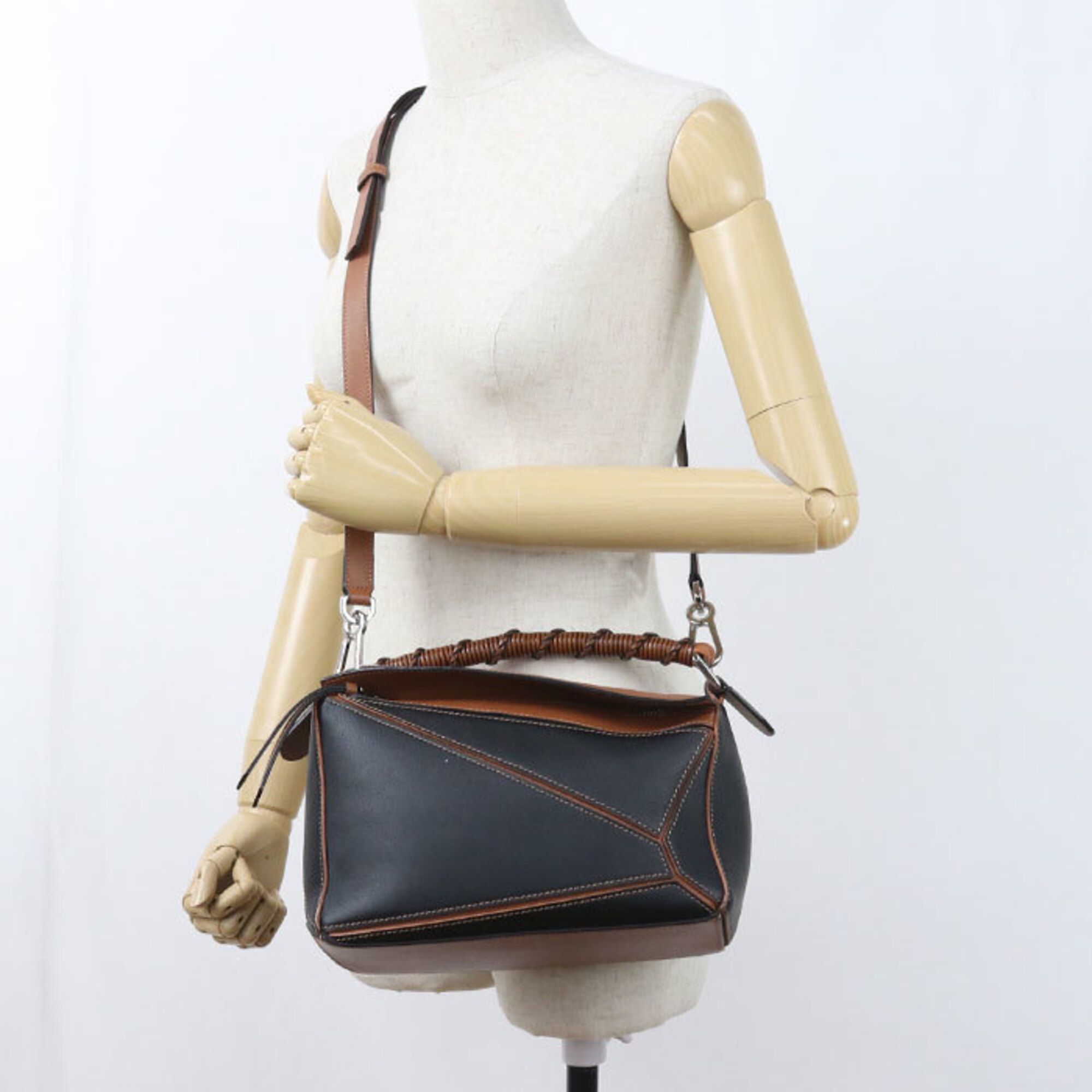 Leather Handbag (Pre-Owned) - Loewe - Modalova