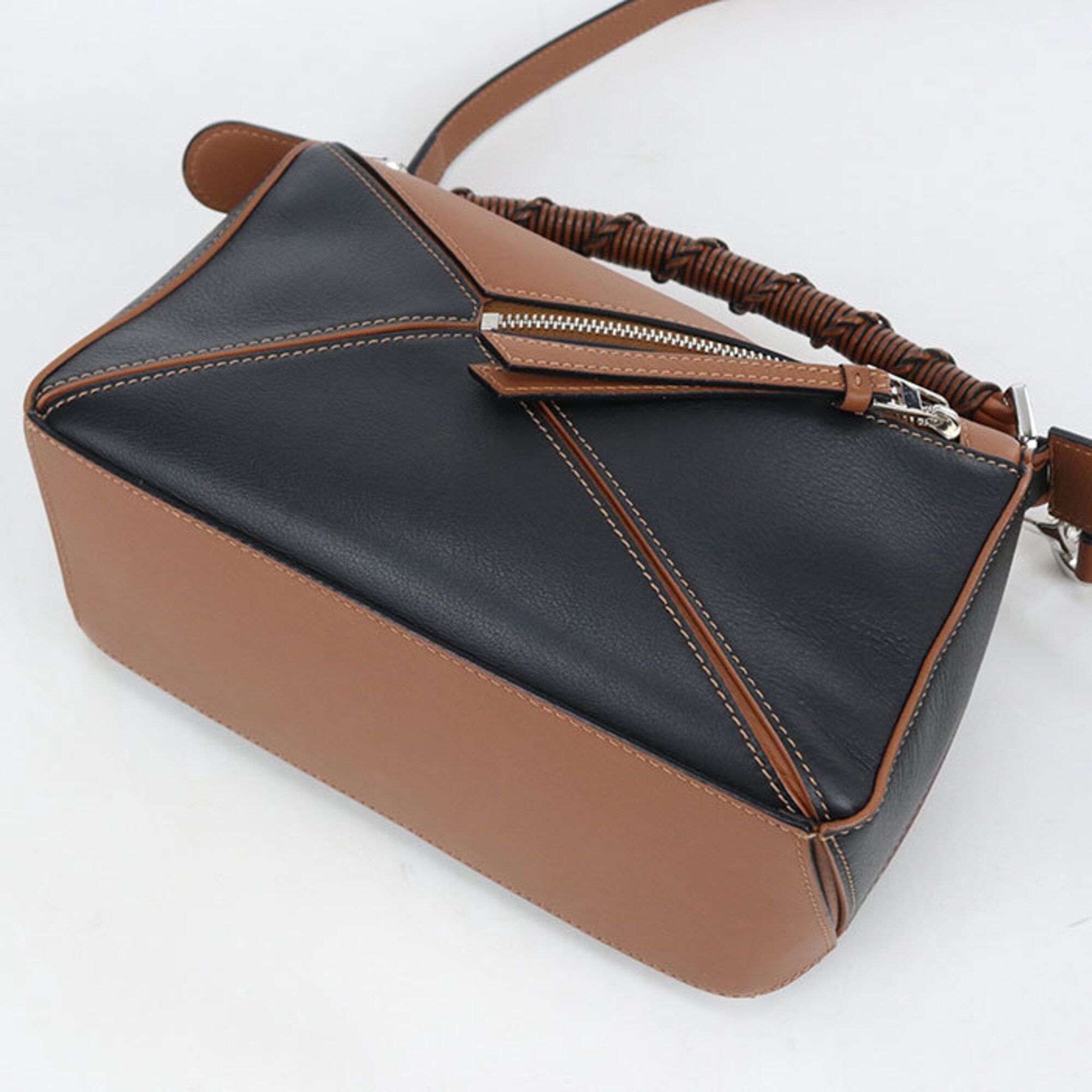 Leather Handbag (Pre-Owned) - Loewe - Modalova