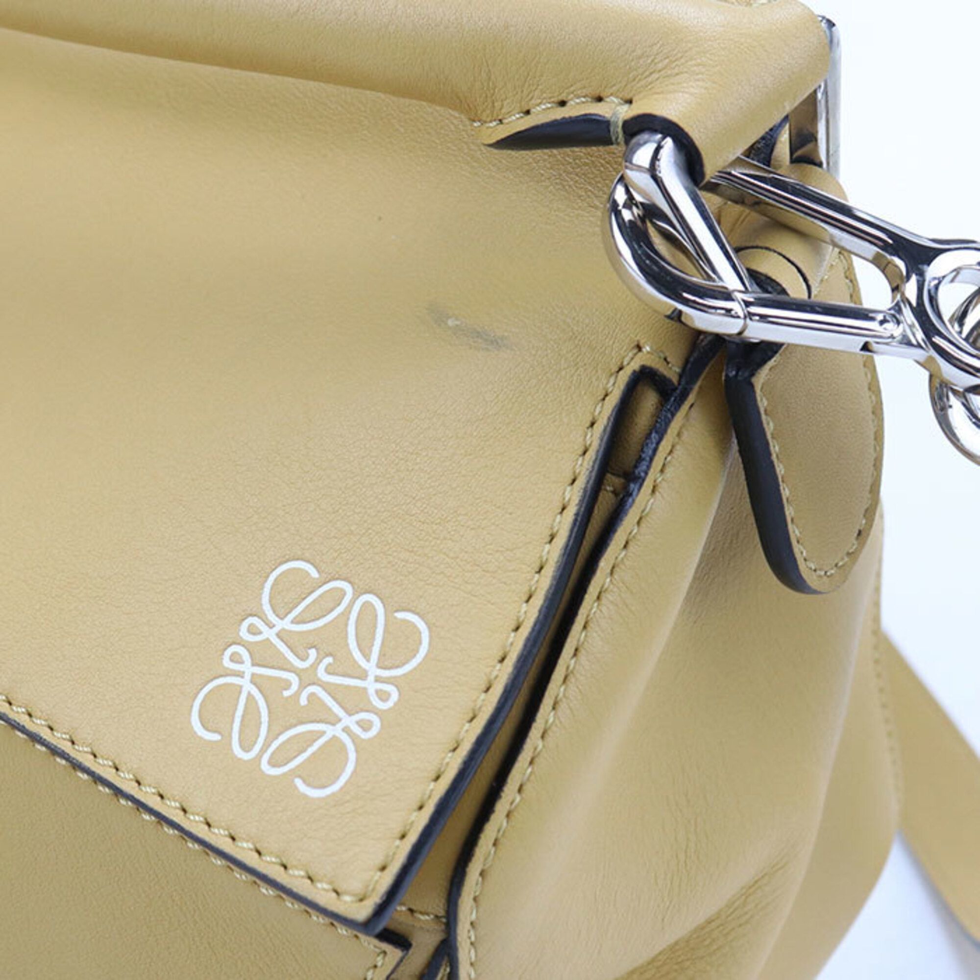 Leather Handbag (Pre-Owned) - Loewe - Modalova