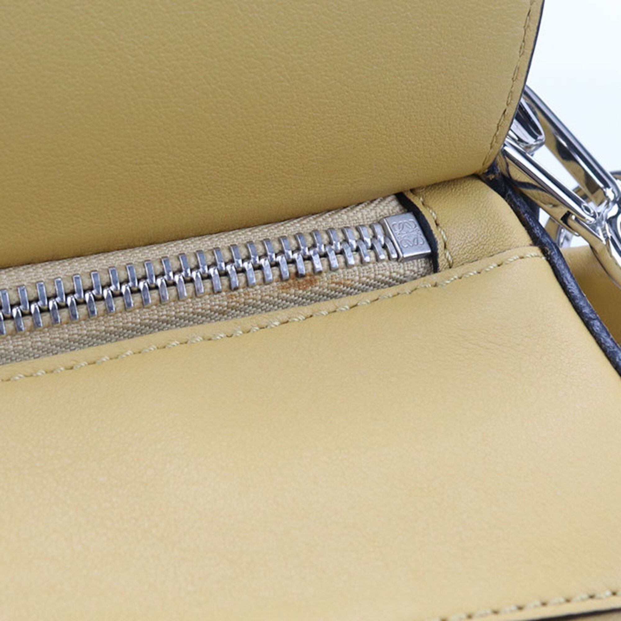 Leather Handbag (Pre-Owned) - Loewe - Modalova