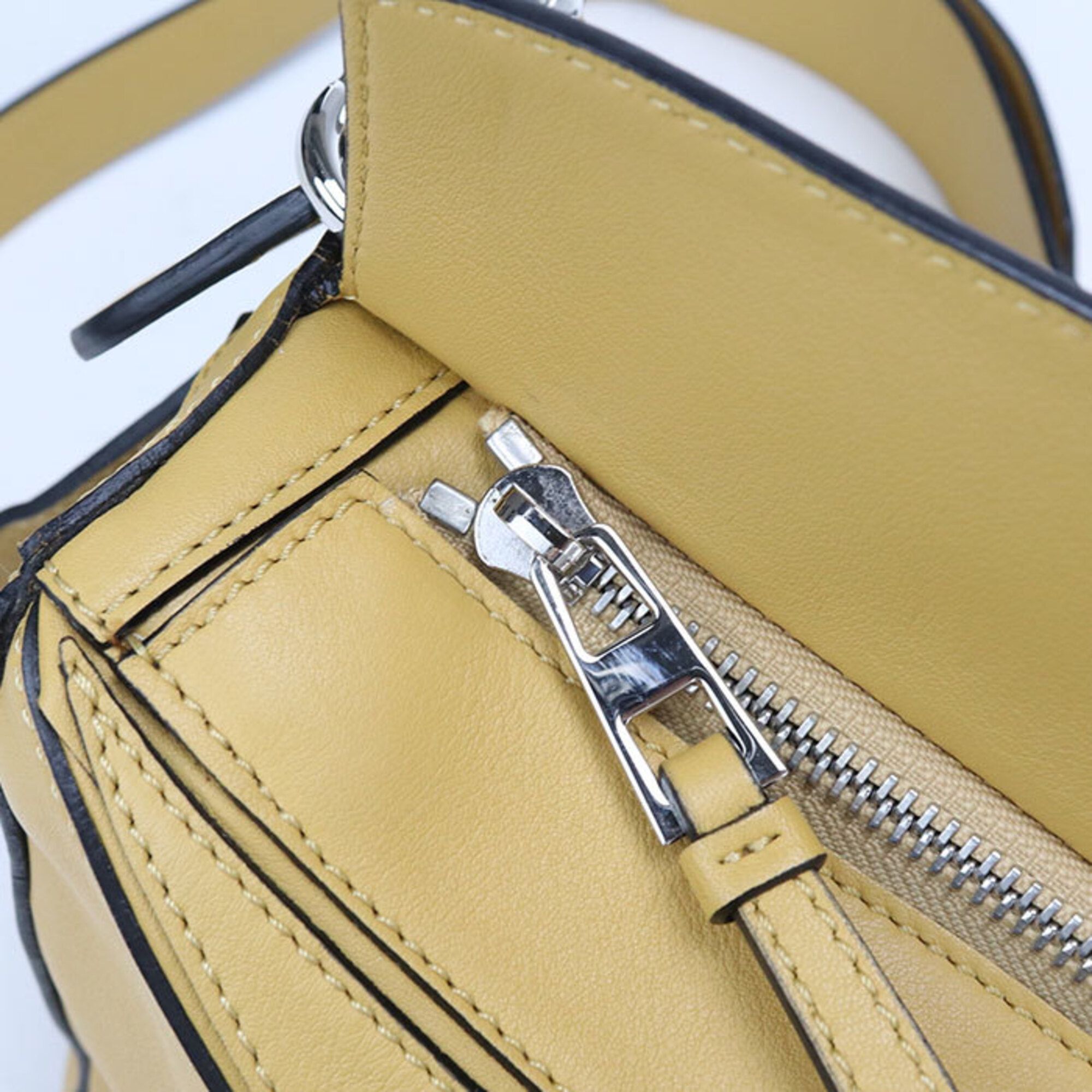 Leather Handbag (Pre-Owned) - Loewe - Modalova