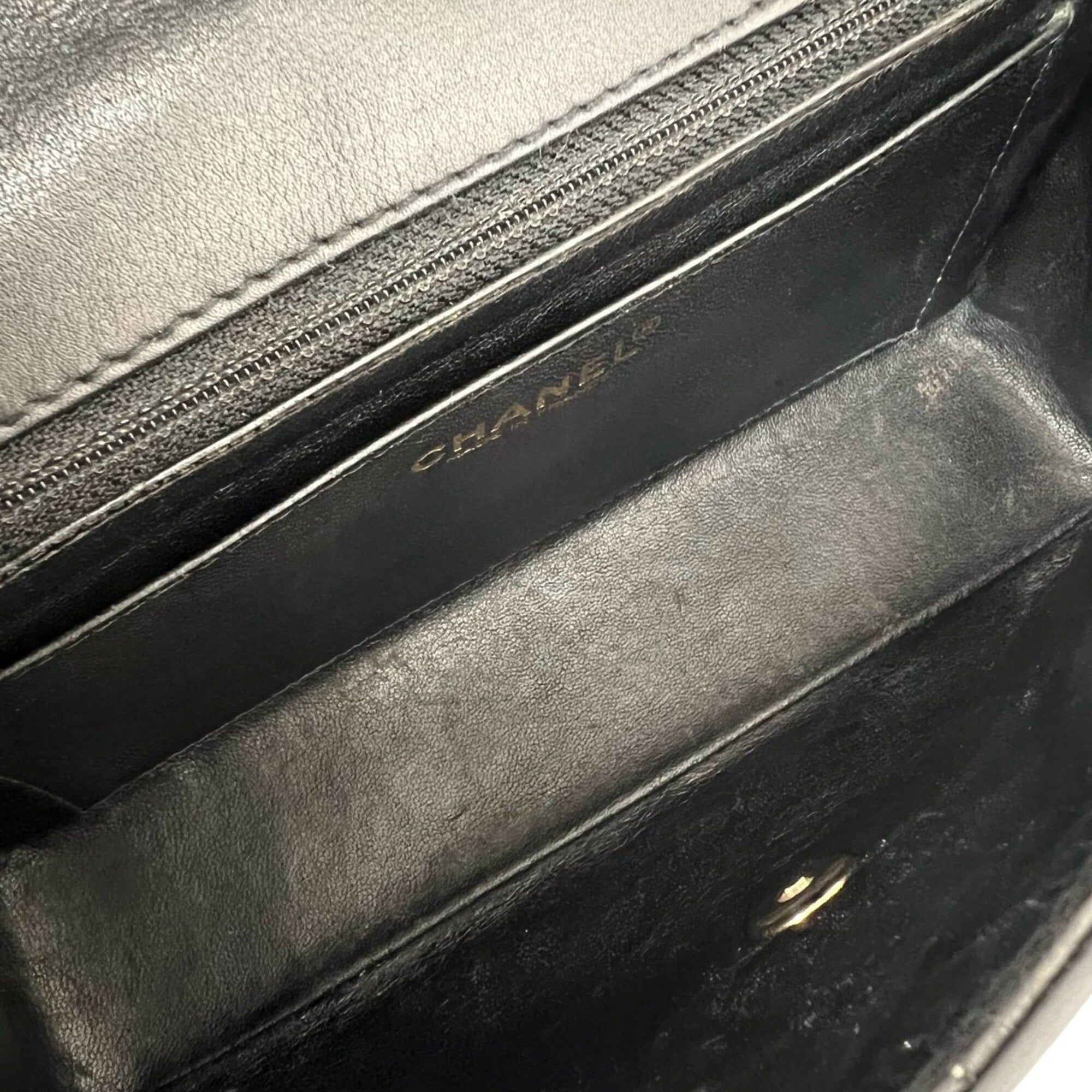 Leather Pochette Shoulder Bag (Pre-Owned) - Chanel - Modalova