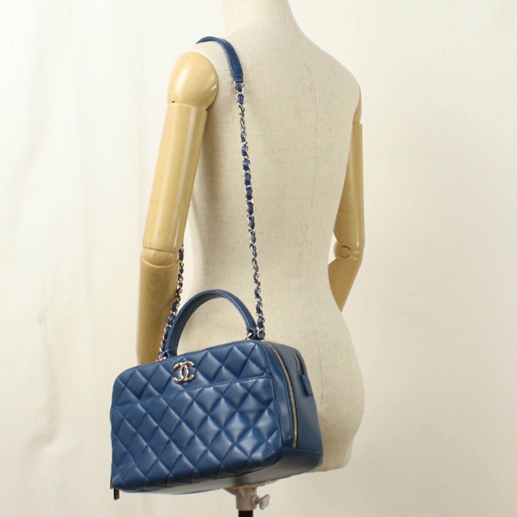 Leather Handbag (Pre-Owned) - Chanel - Modalova