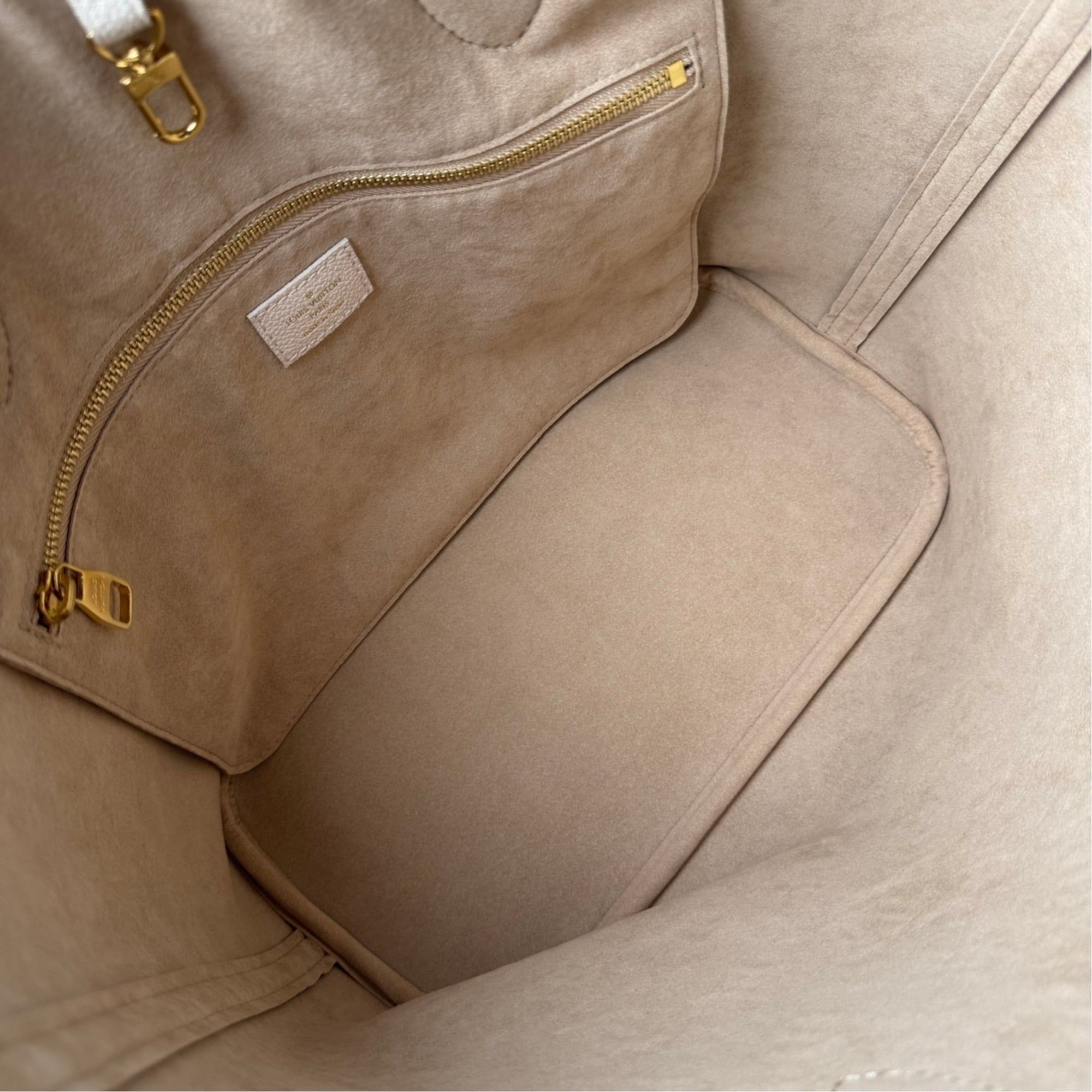 Monogram Empreinte Pouch (Pre-Owned) - Louis Vuitton - Modalova
