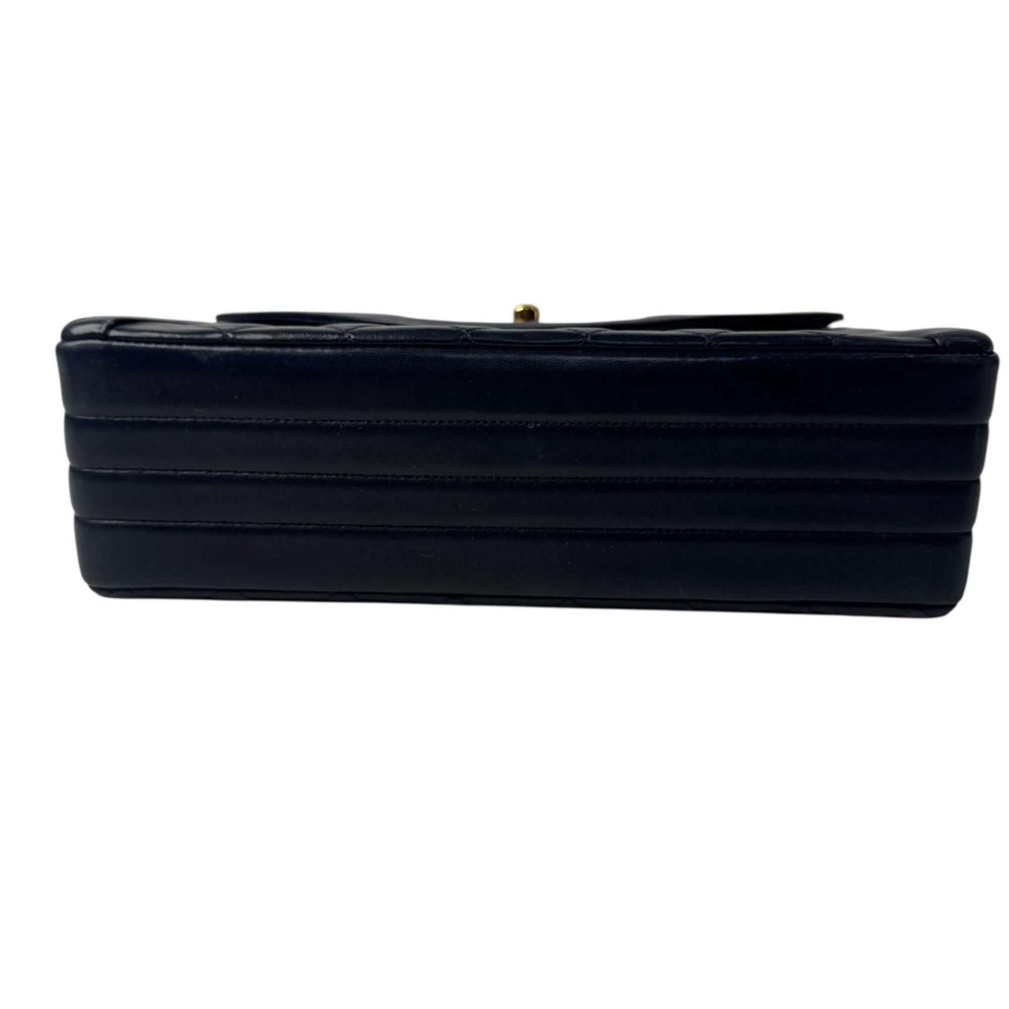 Leather Shoulder Bag (Pre-Owned) - Chanel - Modalova