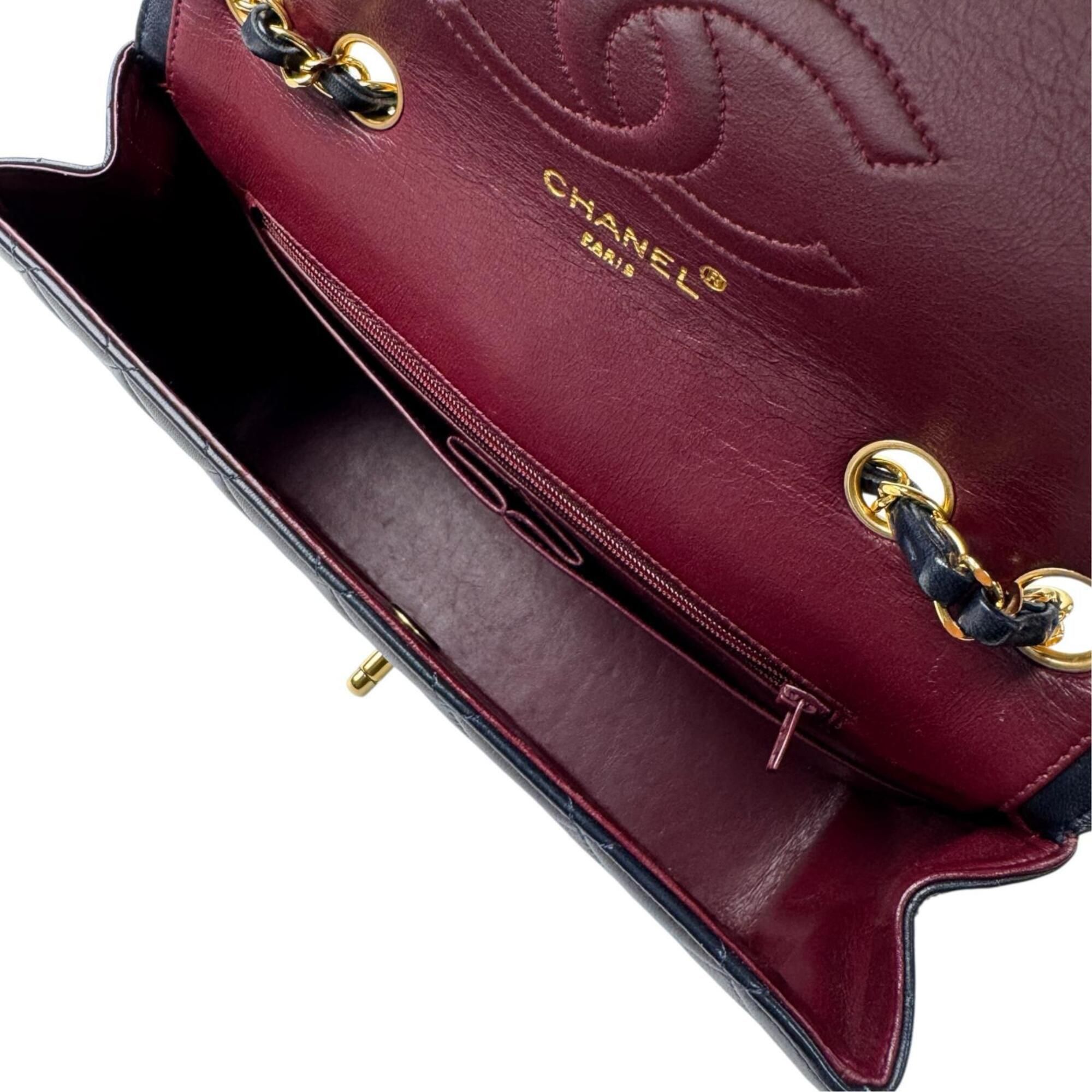 Leather Shoulder Bag (Pre-Owned) - Chanel - Modalova