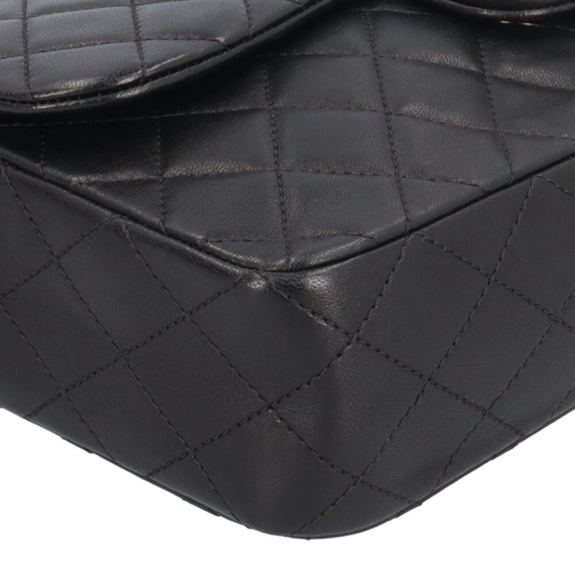 Matelasse Leather Handbag Shoulder Bag (Pre-Owned) - Chanel - Modalova