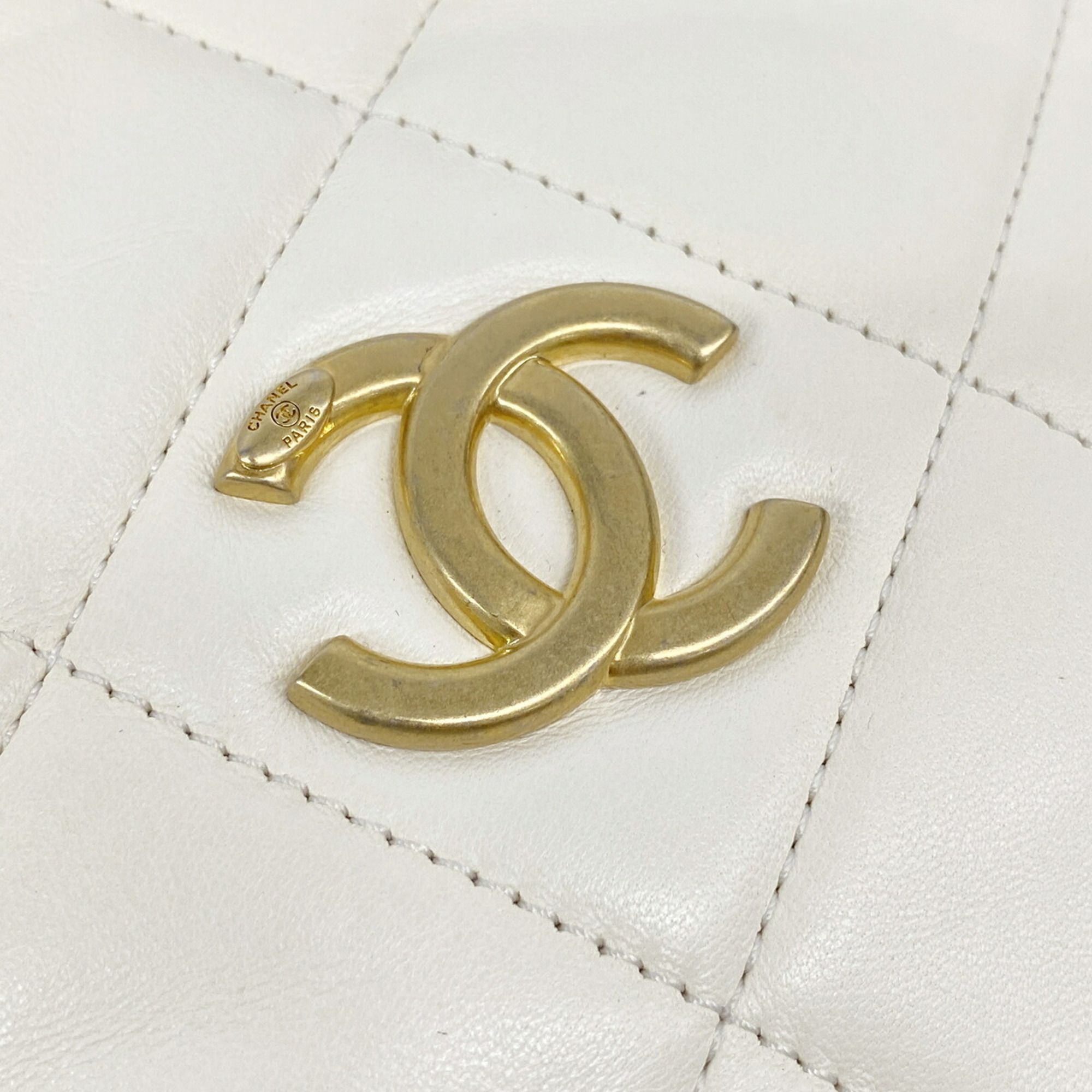Leather Shoulder Bag (Pre-Owned) - Chanel - Modalova