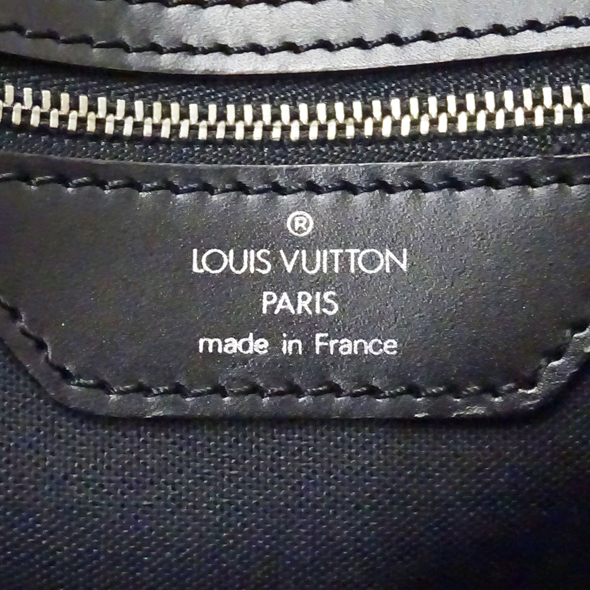 Taiga Leather Handbag Shoulder Bag (Pre-Owned) - Louis Vuitton - Modalova