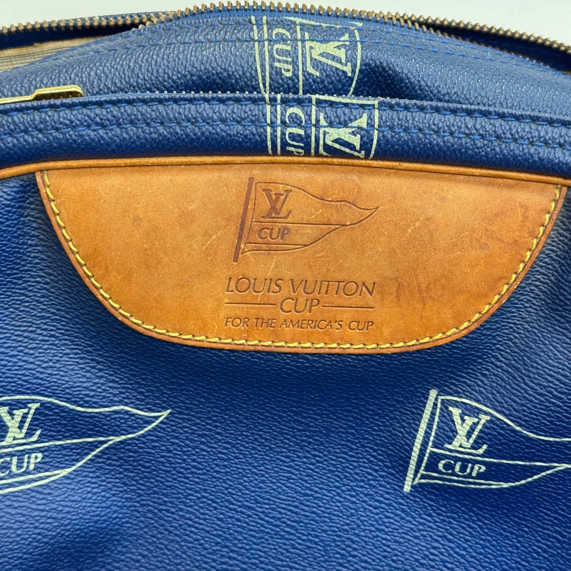 Pvc Leather Messenger Bag Shoulder Bag (Pre-Owned) - Louis Vuitton - Modalova