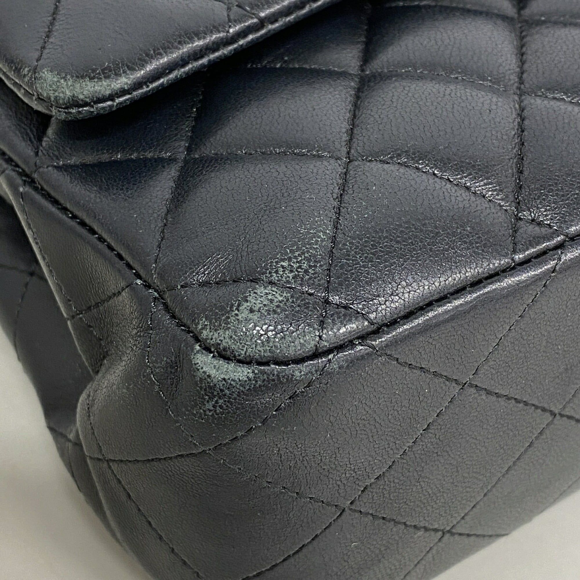 Leather Shoulder Bag (Pre-Owned) - Chanel - Modalova