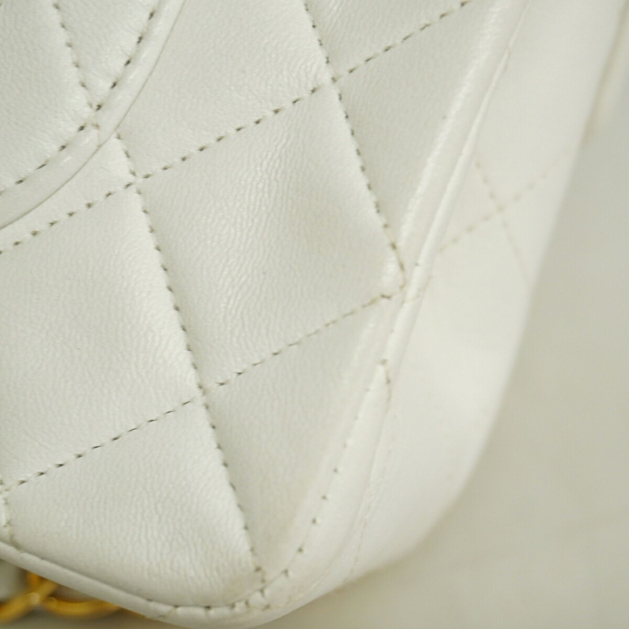 Leather Shoulder Bag (Pre-Owned) - Chanel - Modalova