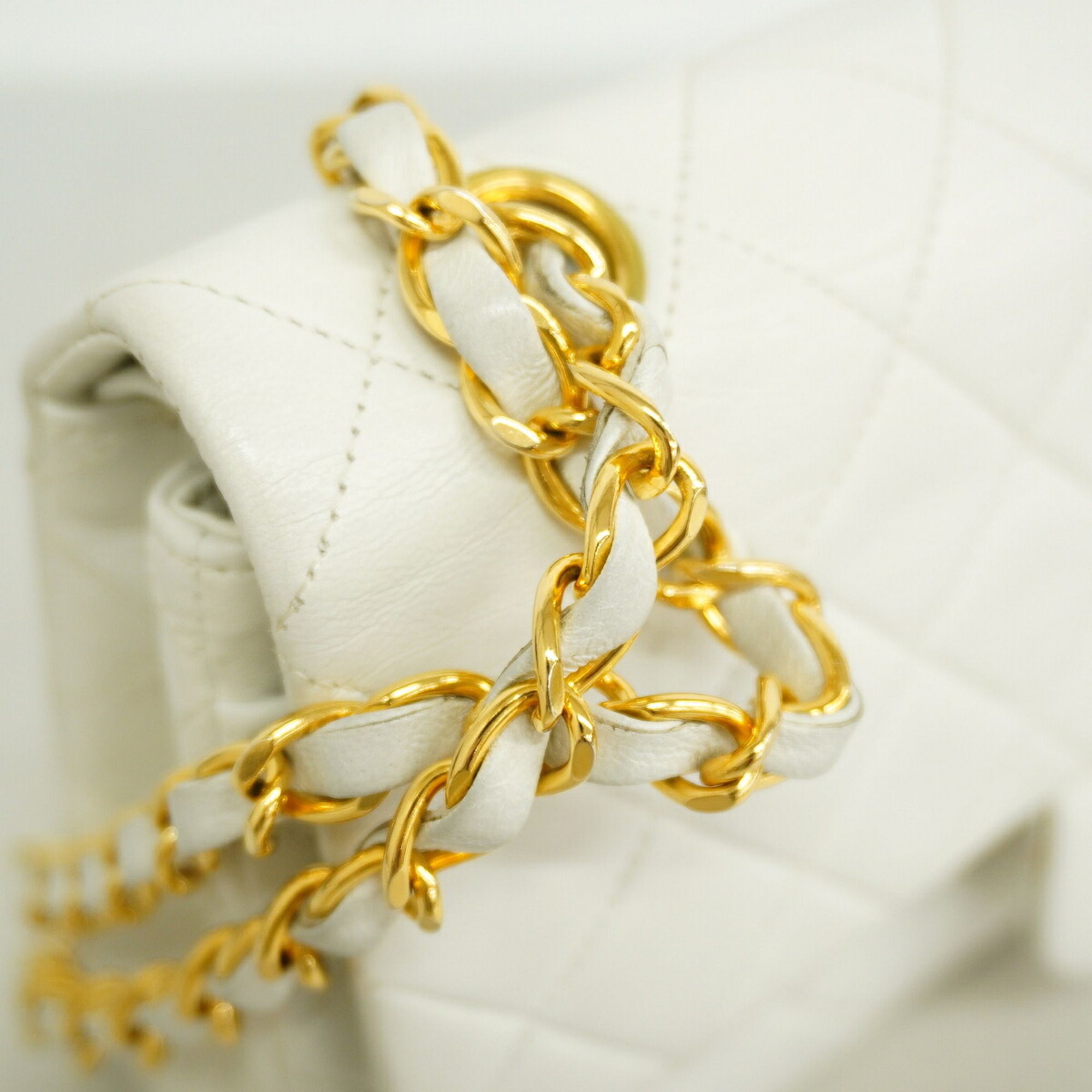 Leather Shoulder Bag (Pre-Owned) - Chanel - Modalova