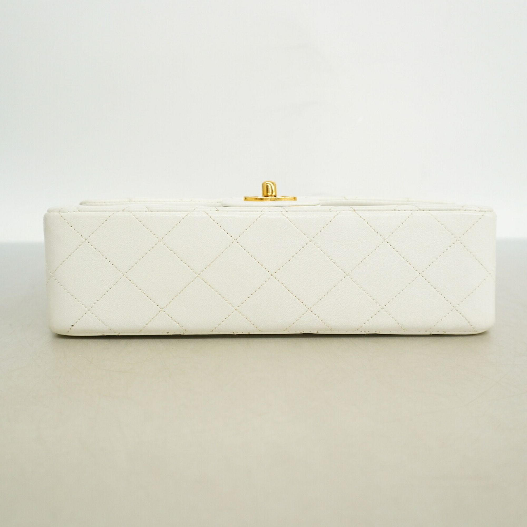 Leather Shoulder Bag (Pre-Owned) - Chanel - Modalova