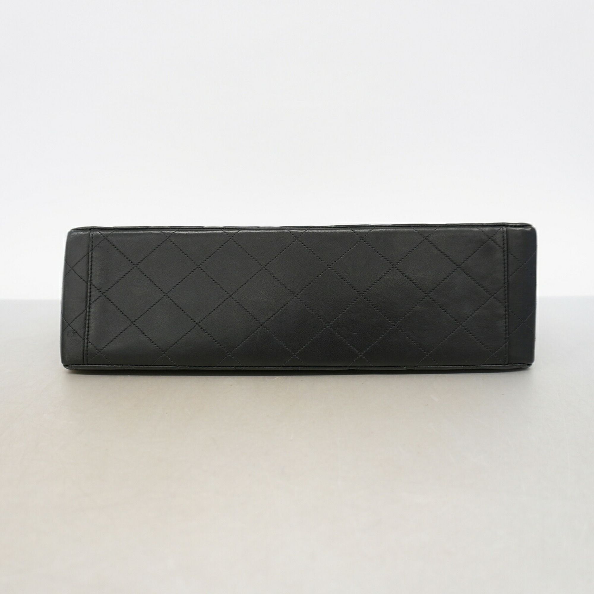 Leather Shoulder Bag (Pre-Owned) - Chanel - Modalova