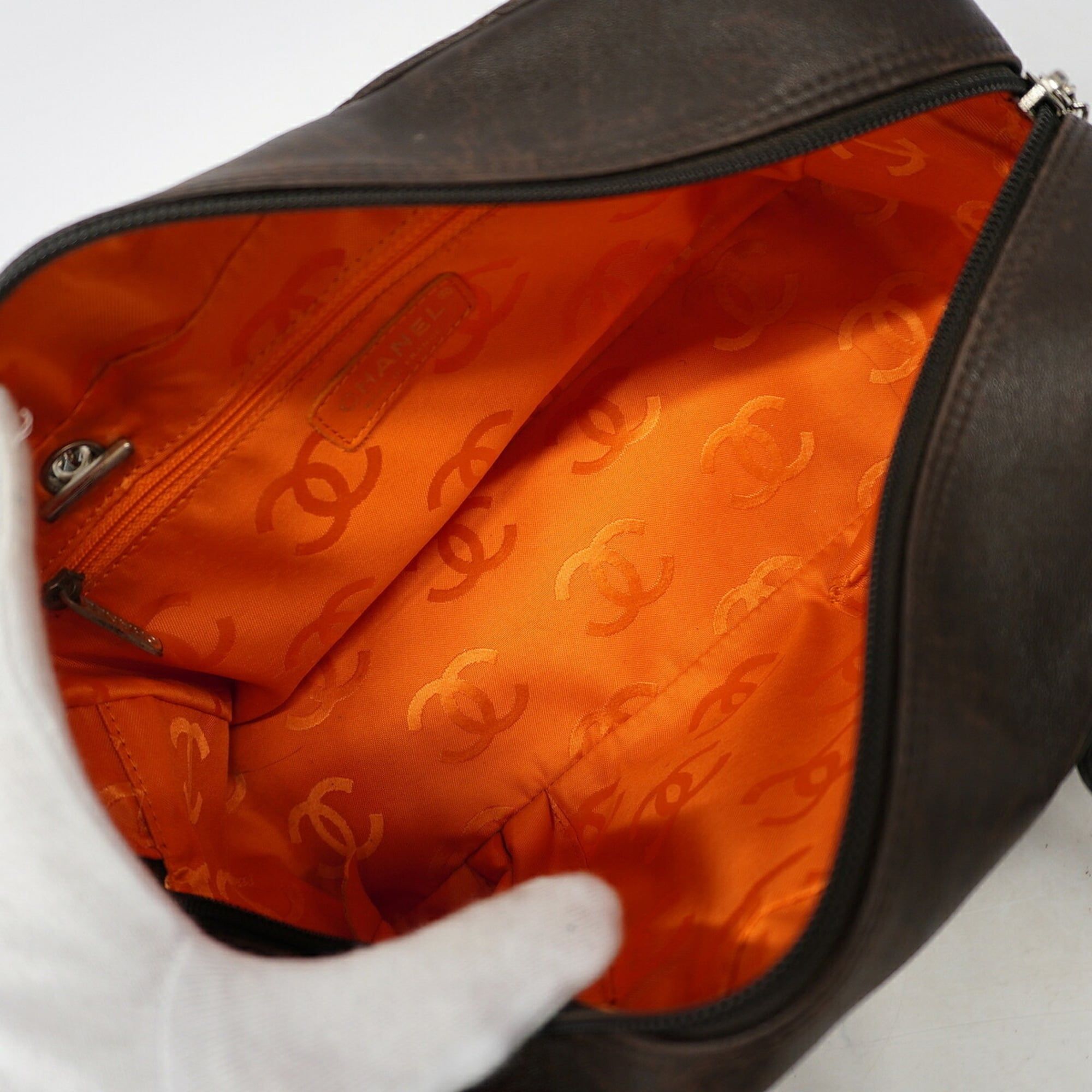 Leather Shoulder Bag (Pre-Owned) - Chanel - Modalova