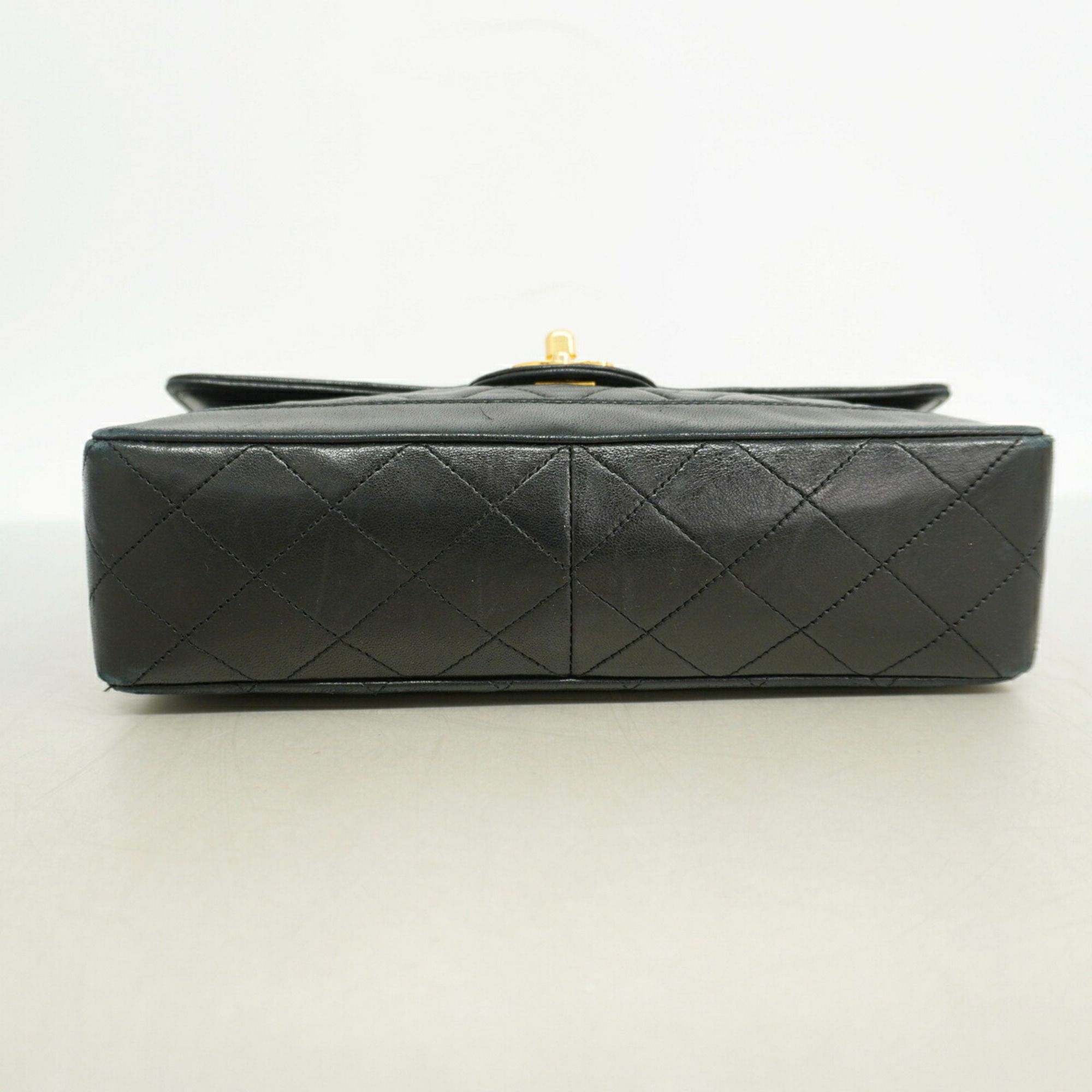 Leather Shoulder Bag (Pre-Owned) - Chanel - Modalova