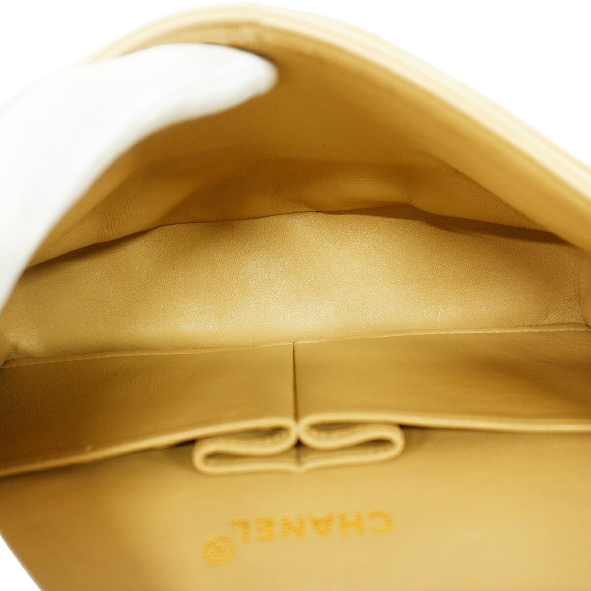 Leather Shoulder Bag (Pre-Owned) - Chanel - Modalova