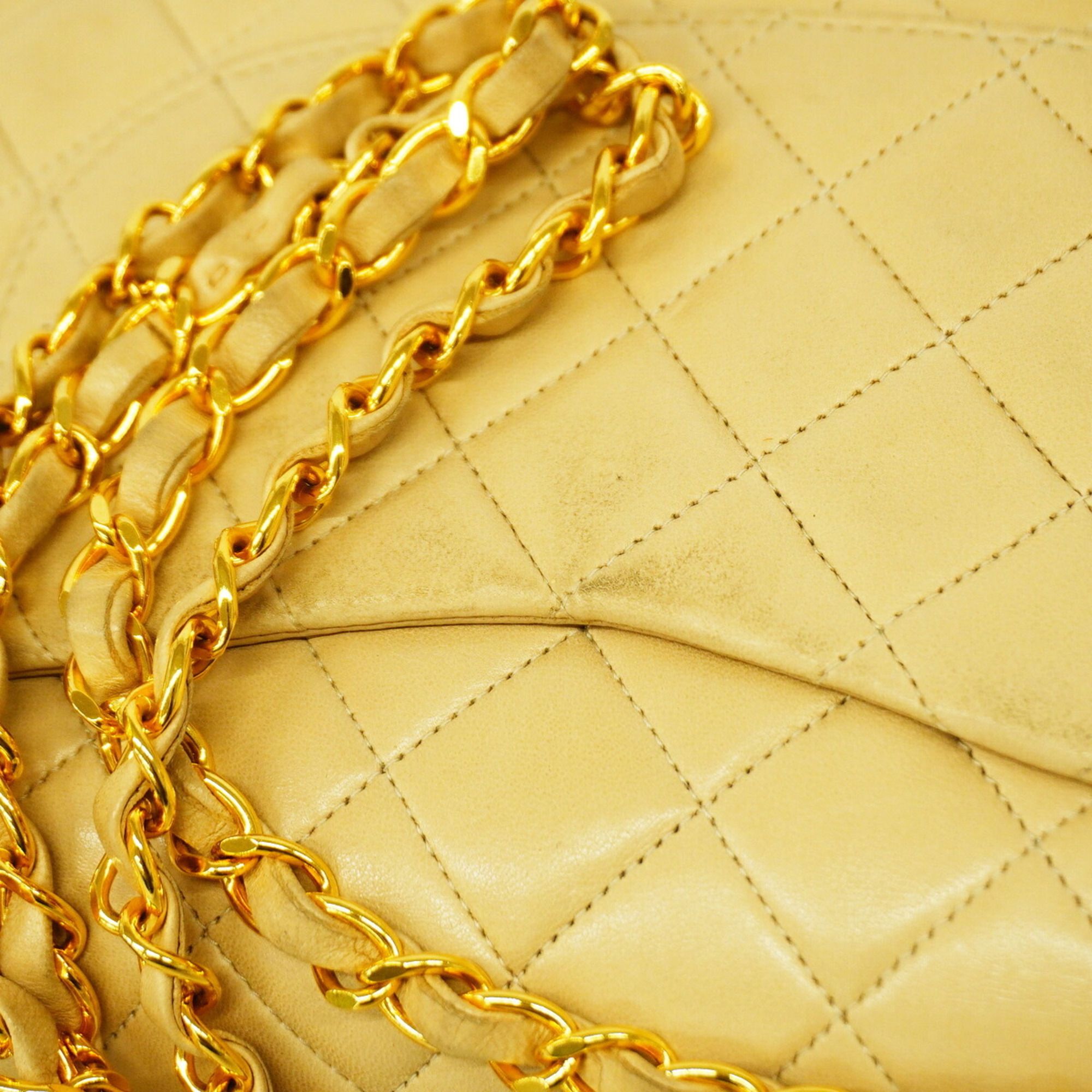 Leather Shoulder Bag (Pre-Owned) - Chanel - Modalova