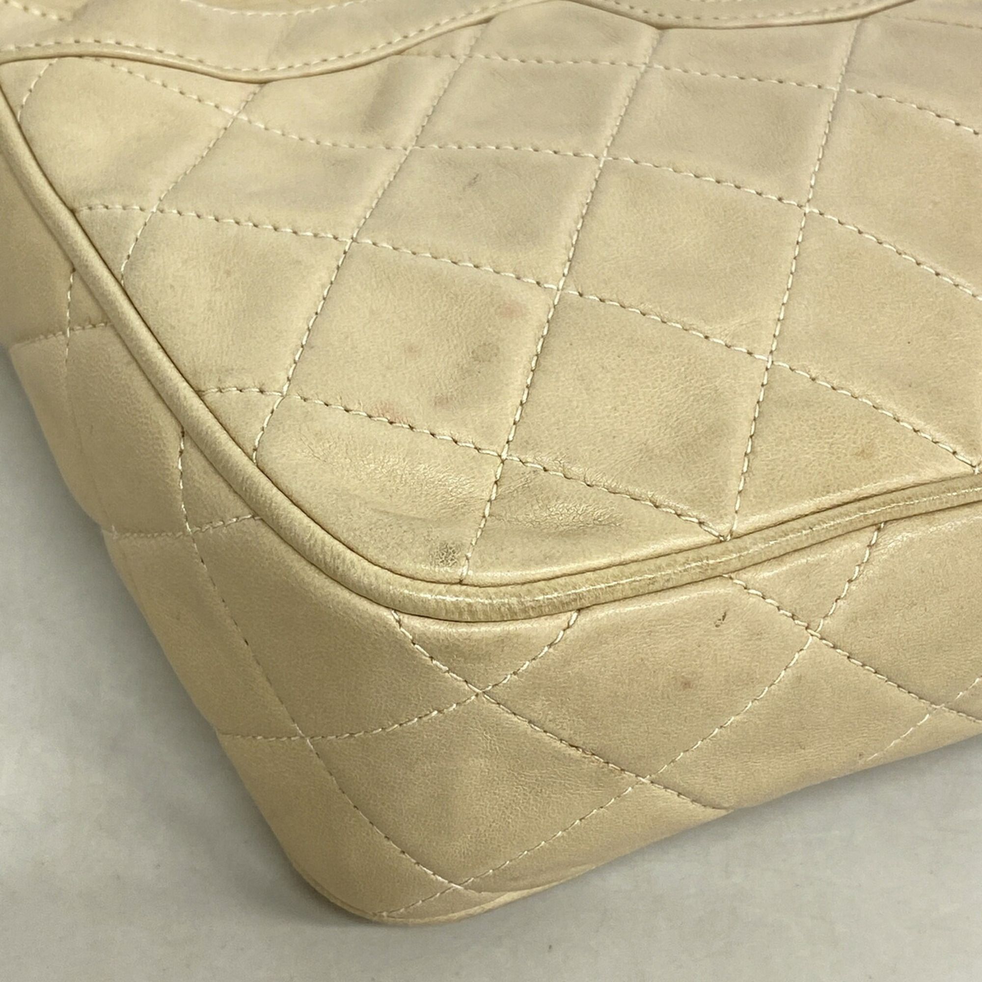 Leather Shoulder Bag (Pre-Owned) - Chanel - Modalova