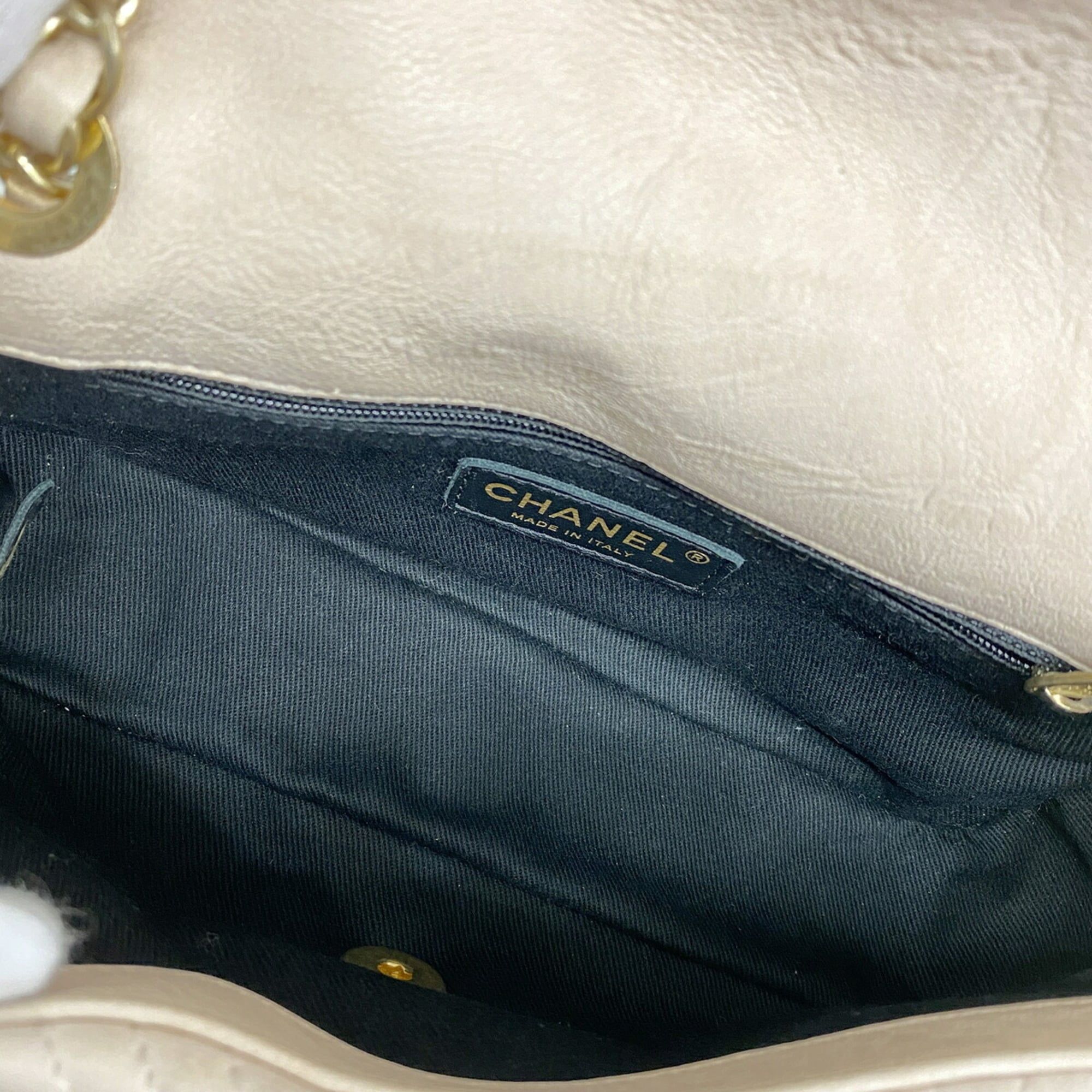 Leather Shoulder Bag (Pre-Owned) - Chanel - Modalova