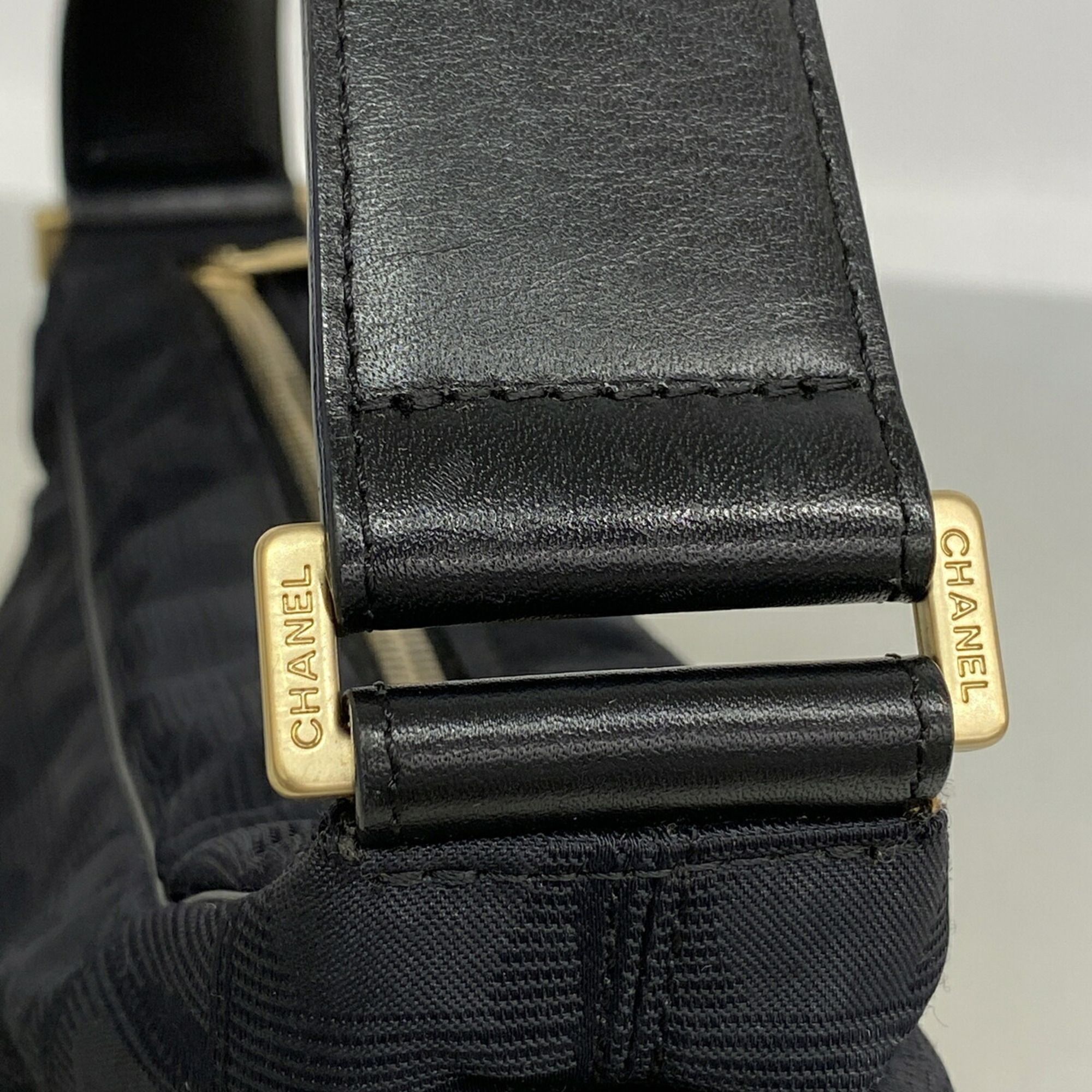 Nylon Shoulder Bag (Pre-Owned) - Chanel - Modalova