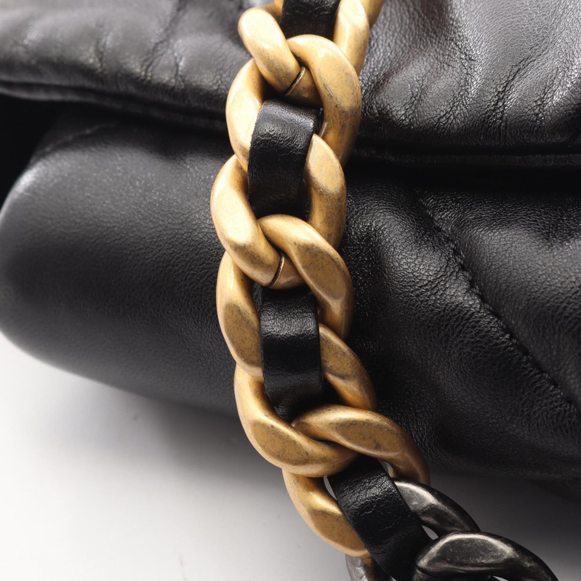 Matelasse Leather Handbag Shoulder Bag (Pre-Owned) - Chanel - Modalova