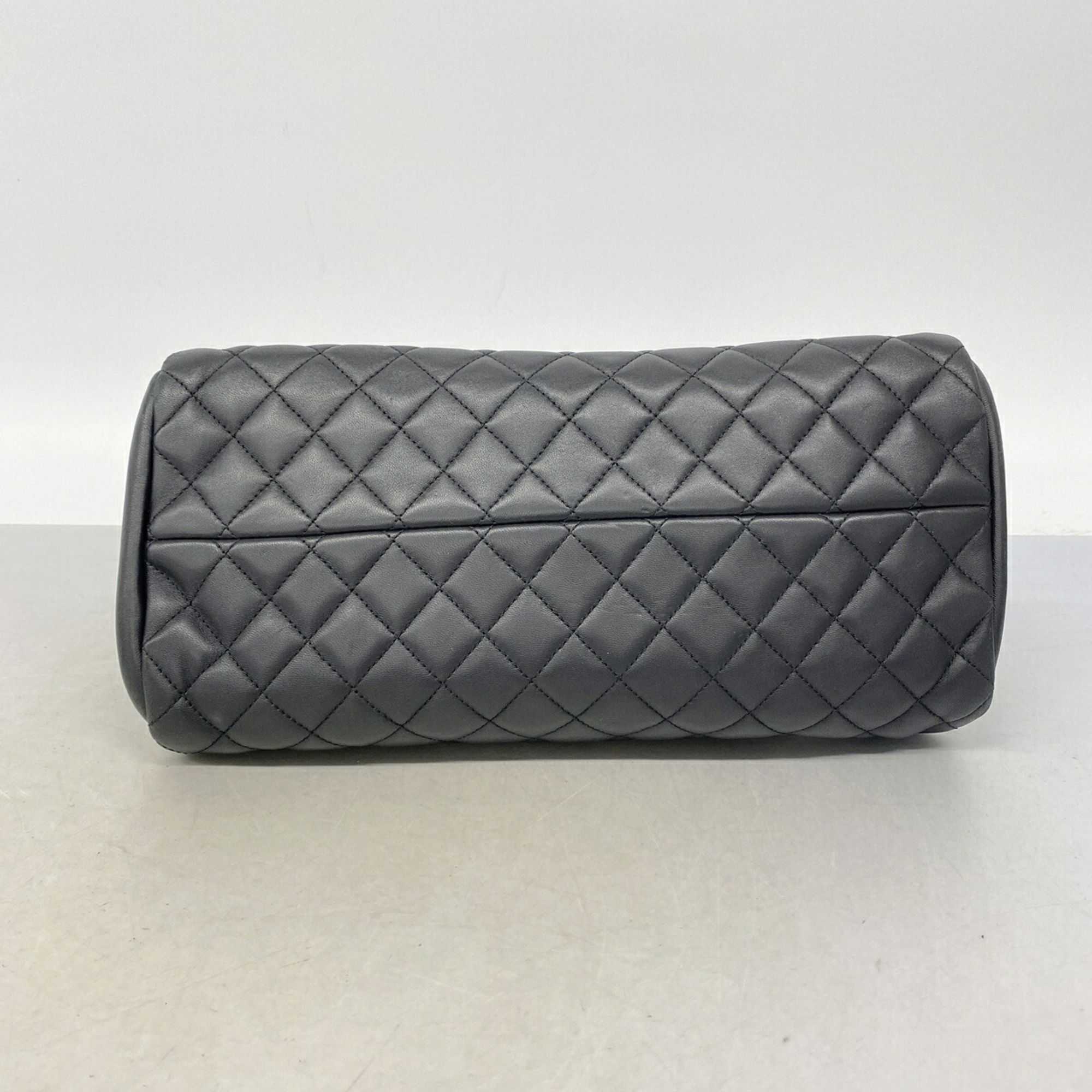 Leather Shoulder Bag (Pre-Owned) - Chanel - Modalova