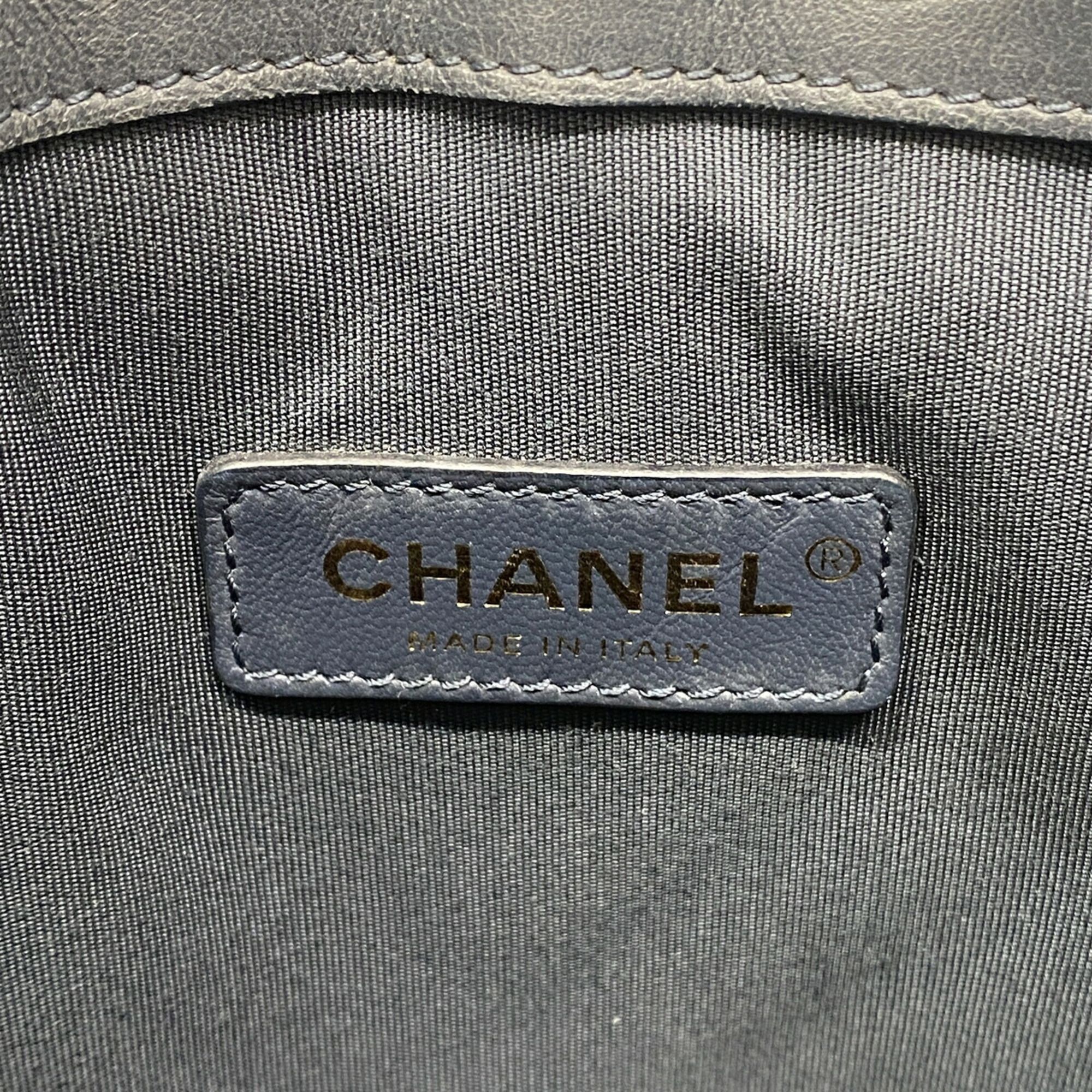 Leather Shoulder Bag (Pre-Owned) - Chanel - Modalova