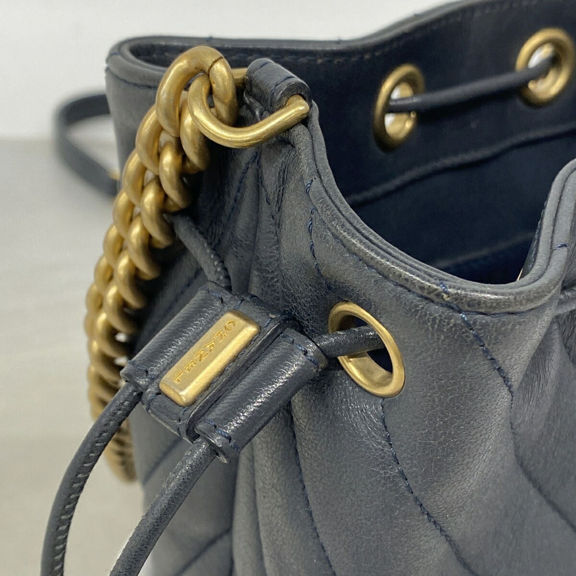 Leather Shoulder Bag (Pre-Owned) - Chanel - Modalova