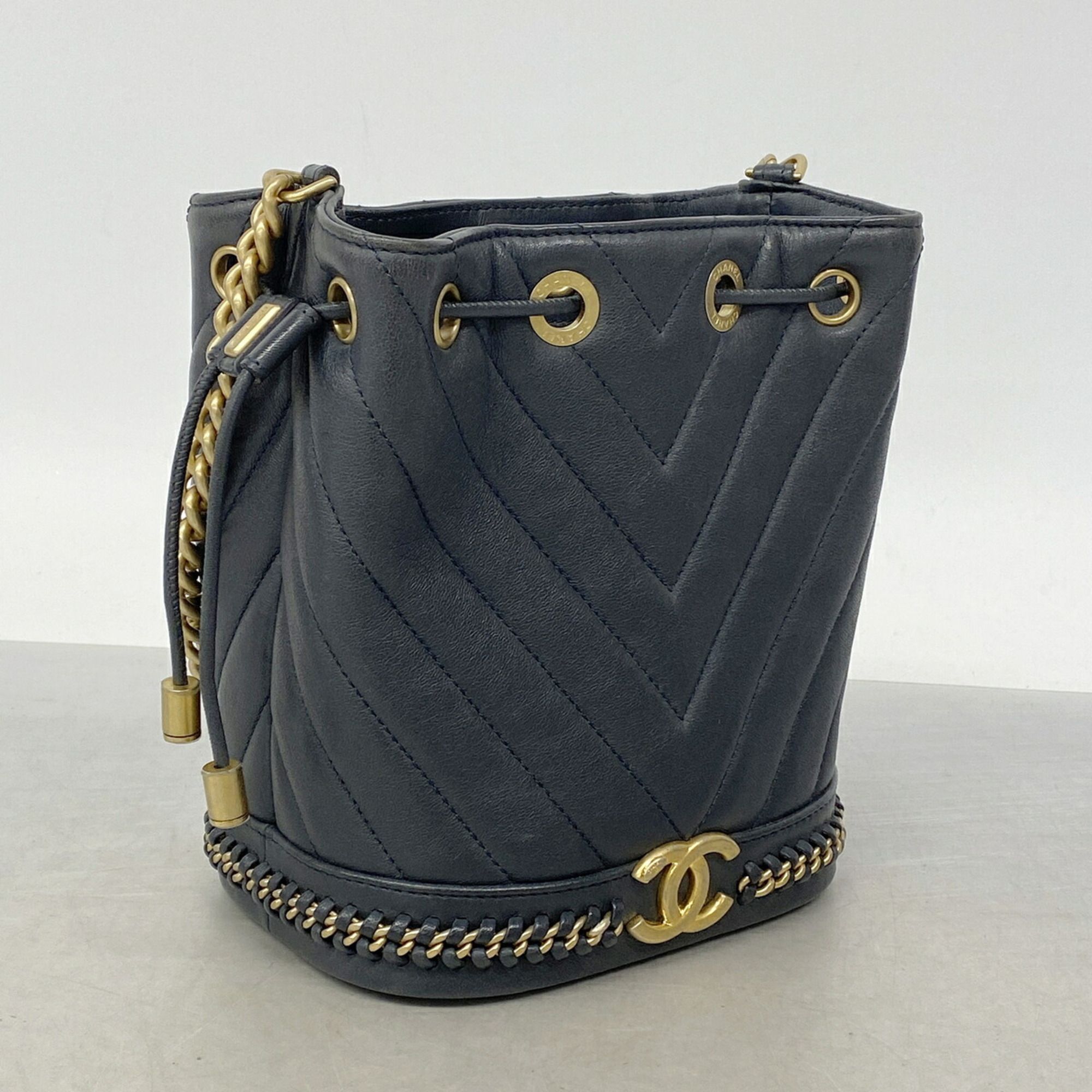 Leather Shoulder Bag (Pre-Owned) - Chanel - Modalova