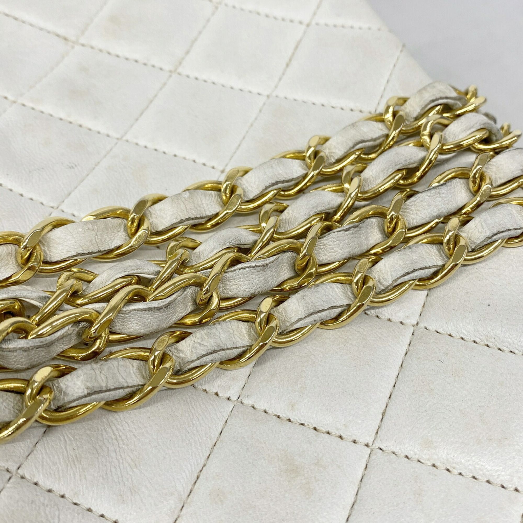 Leather Shoulder Bag (Pre-Owned) - Chanel - Modalova