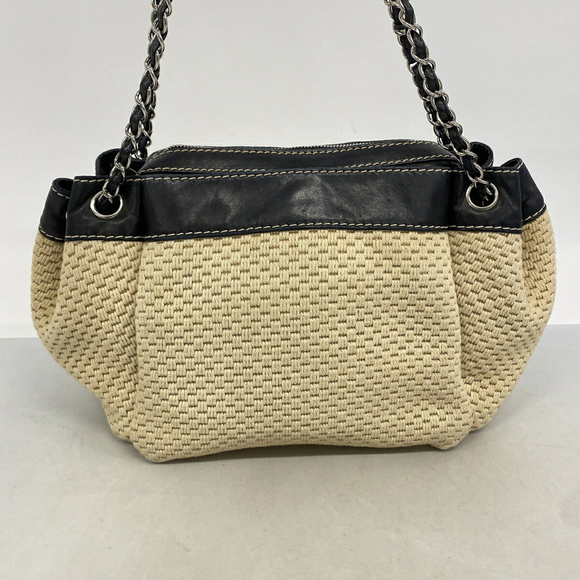 Canvas Shoulder Bag (Pre-Owned) - Chanel - Modalova