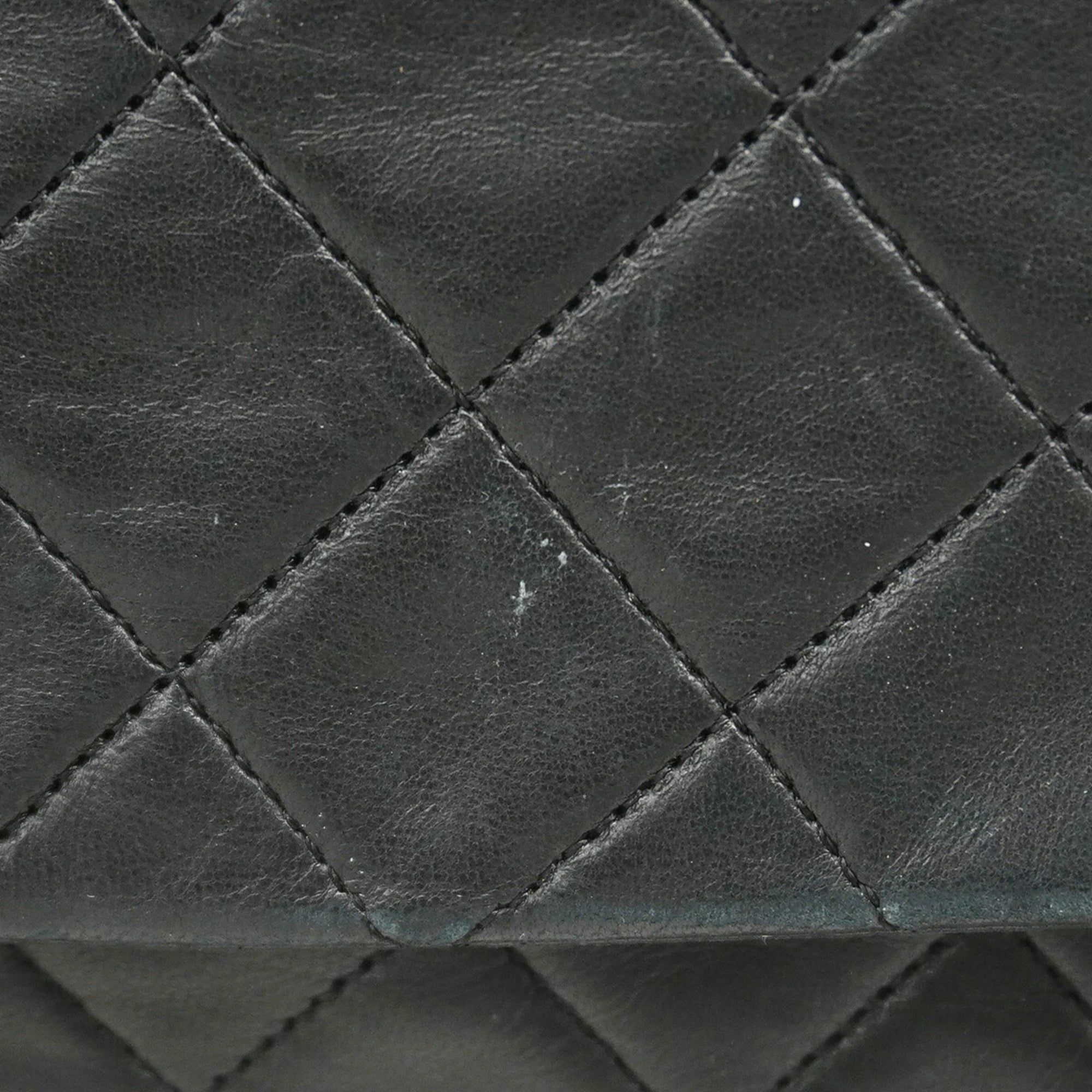 Leather Shoulder Bag (Pre-Owned) - Chanel - Modalova