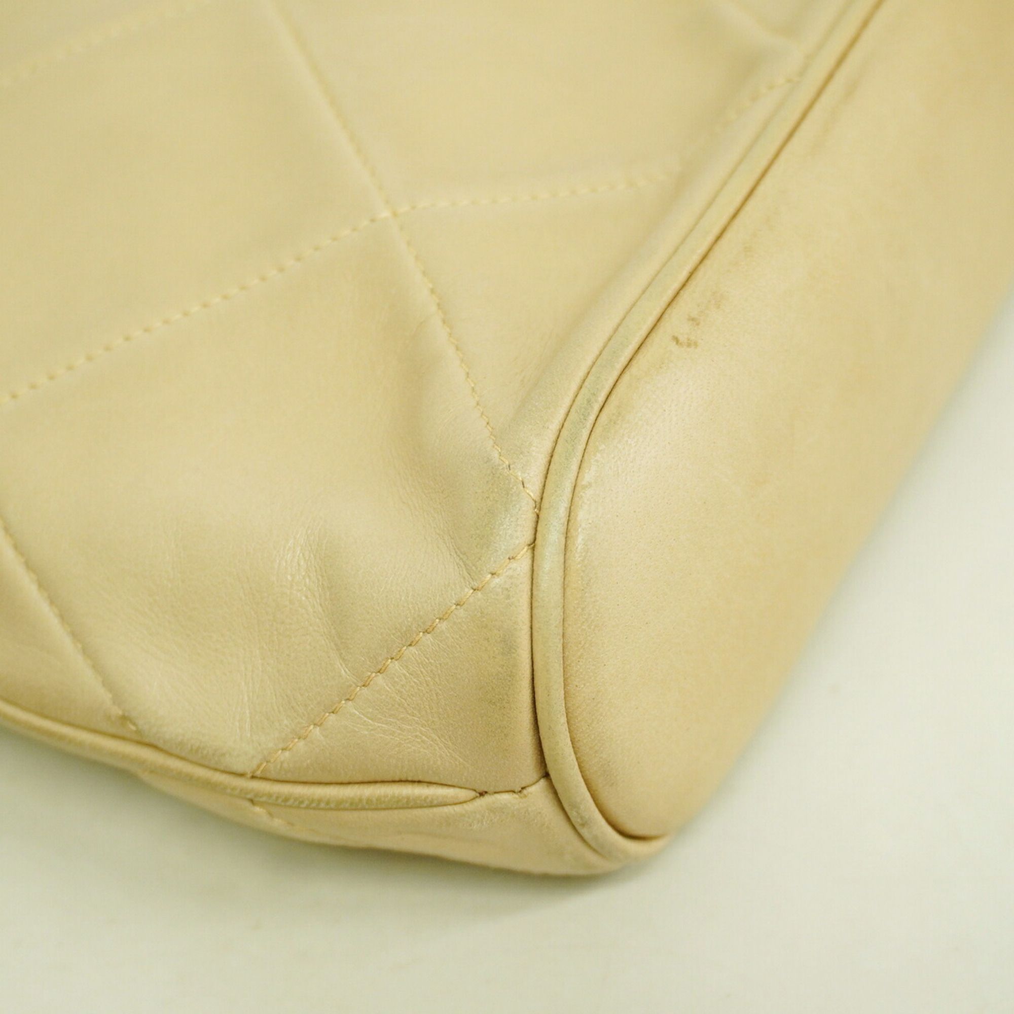 Leather Shoulder Bag (Pre-Owned) - Chanel - Modalova