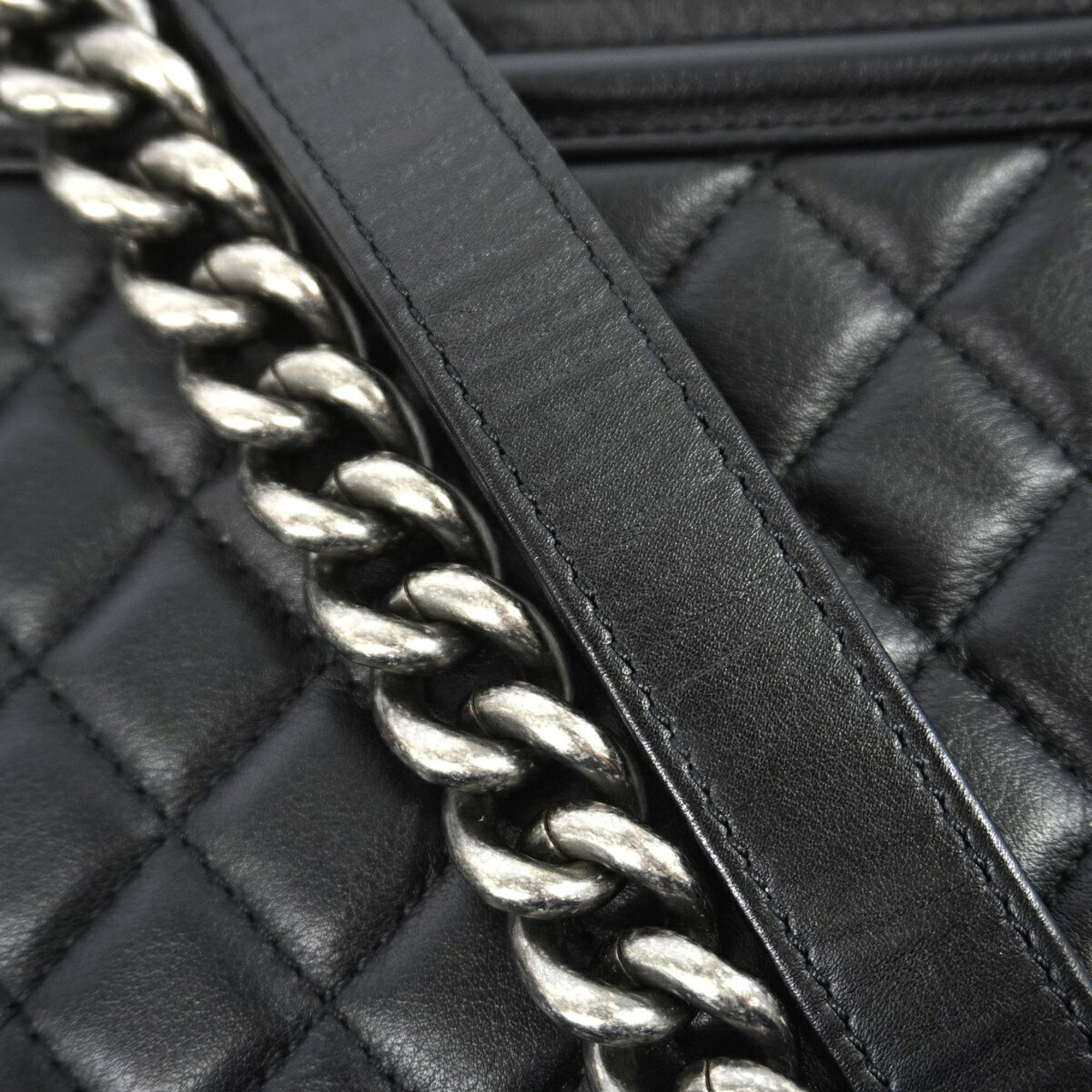 Leather Shoulder Bag (Pre-Owned) - Chanel - Modalova