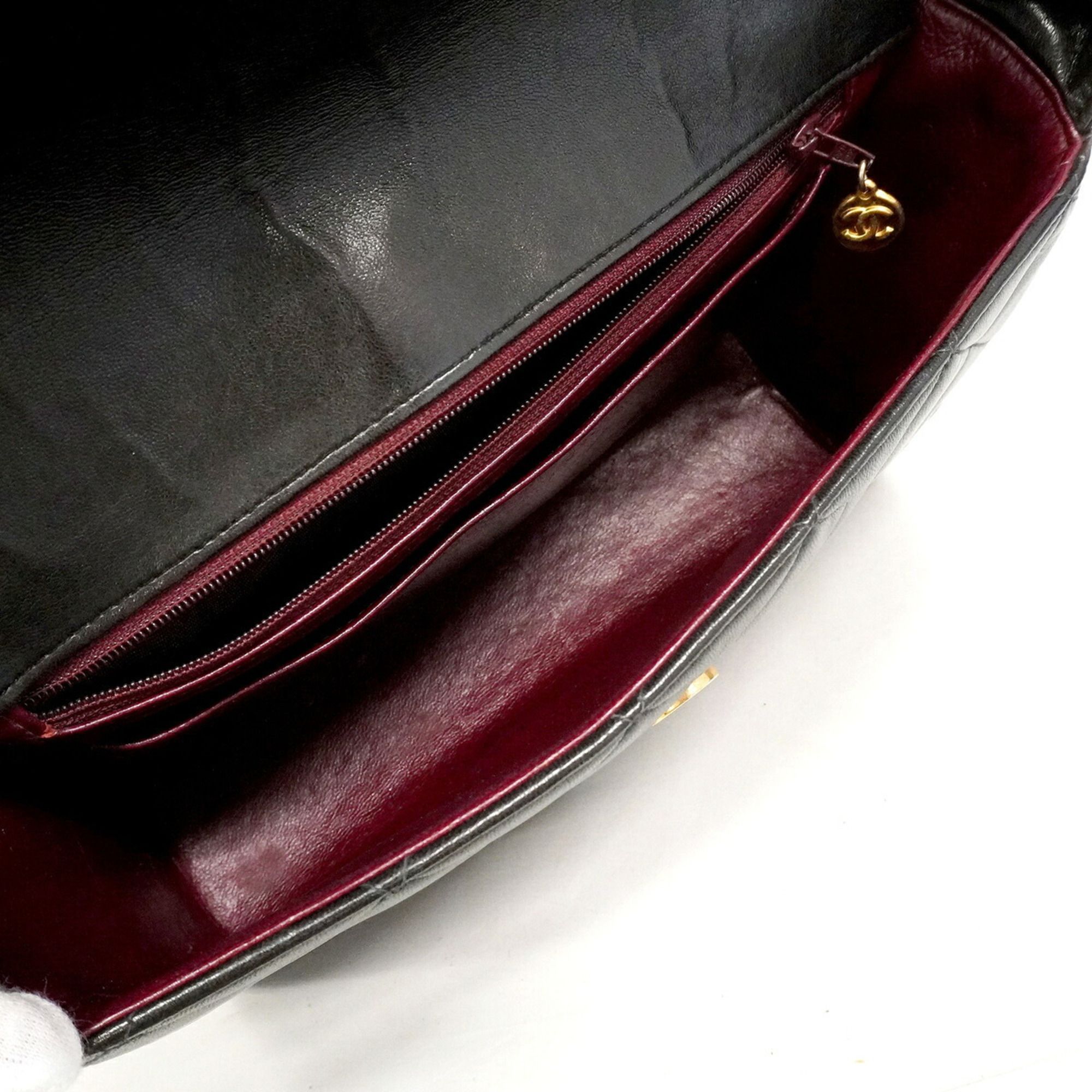 Leather Shoulder Bag (Pre-Owned) - Chanel - Modalova