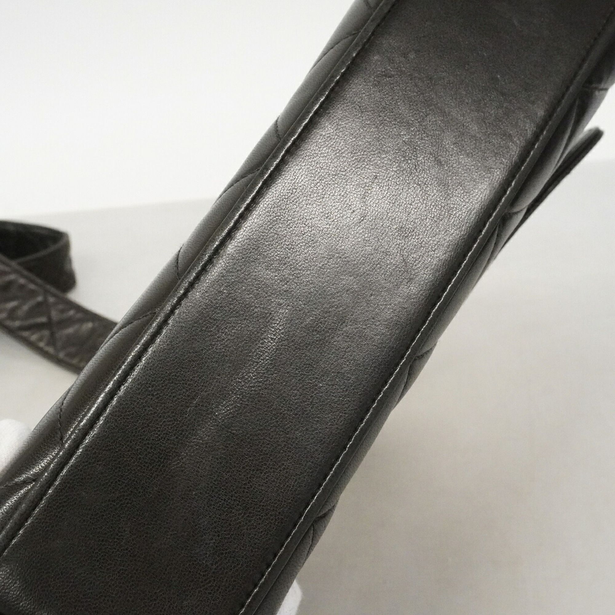 Leather Shoulder Bag (Pre-Owned) - Chanel - Modalova