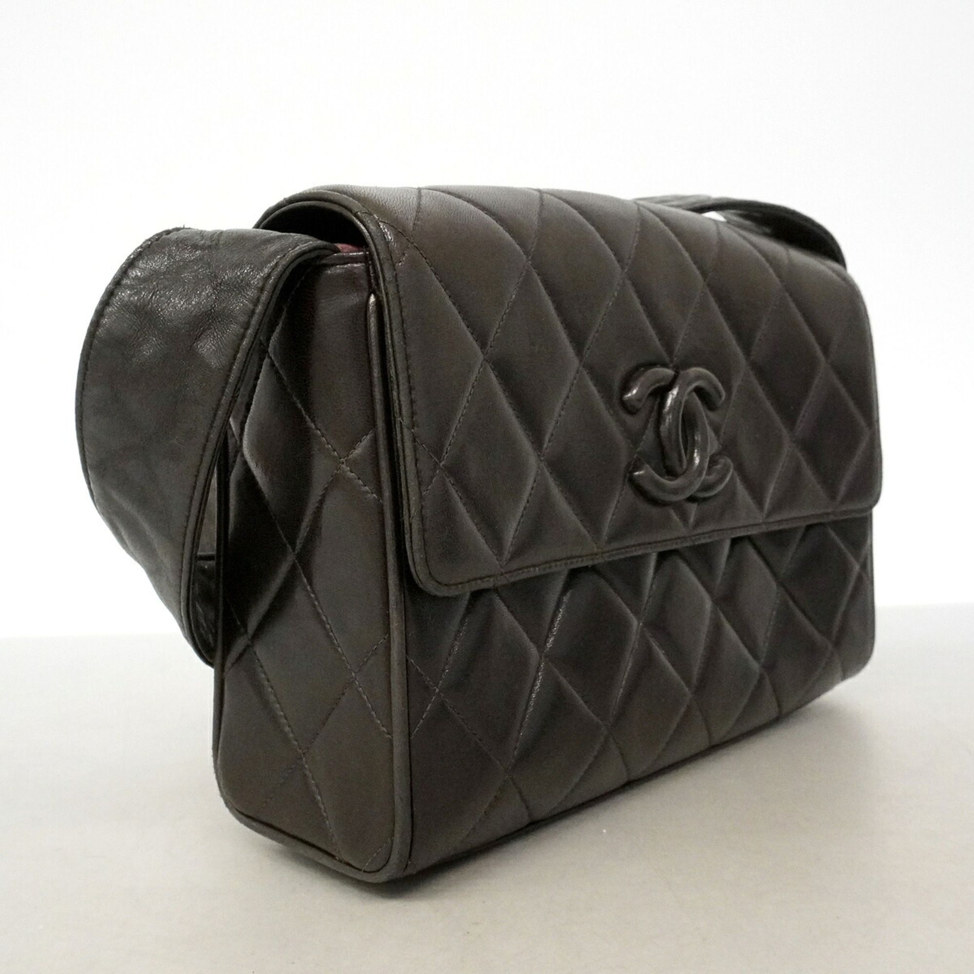 Leather Shoulder Bag (Pre-Owned) - Chanel - Modalova